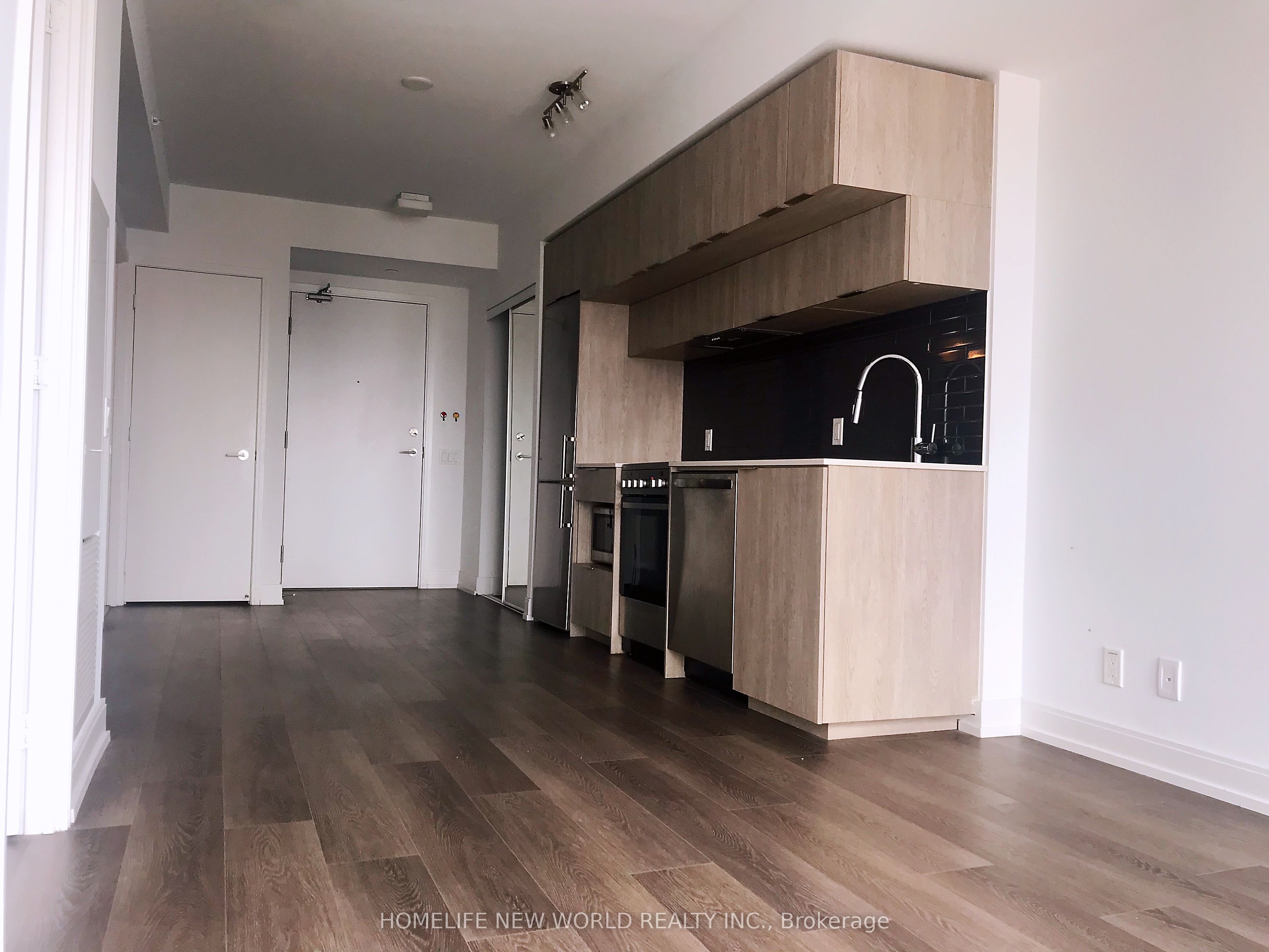 1806-181 Dundas Street E, Toronto, ON, M5A 0N5