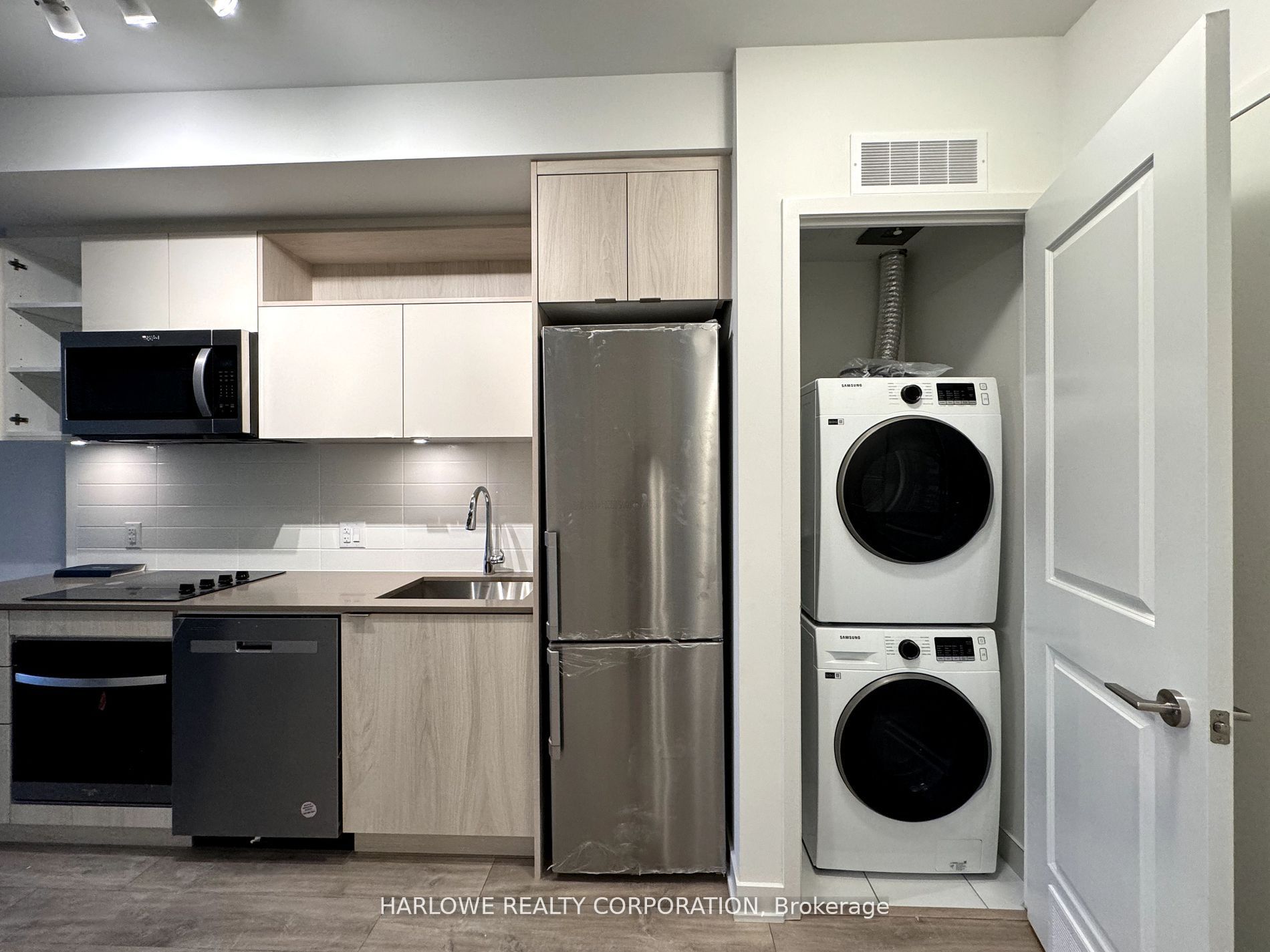 Additional image 4 of 402-100 Dalhousie Street, Toronto, ON, M5B 0C7