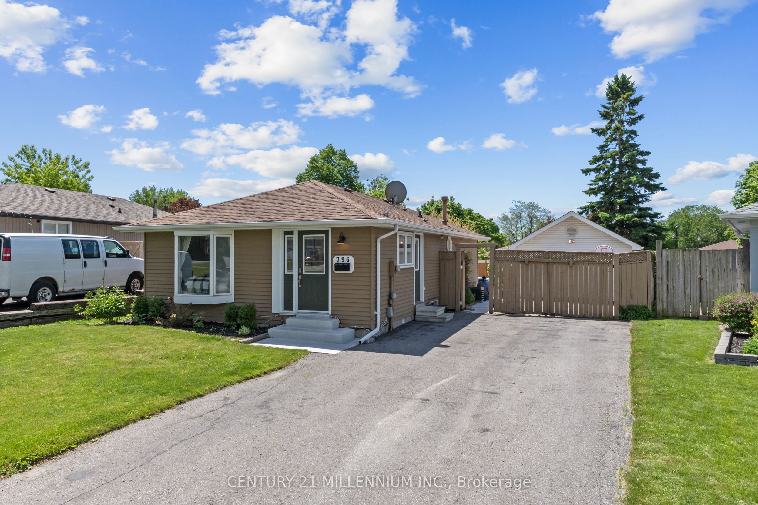 796 Grandview Drive, Oshawa, ON, L1H 7W7