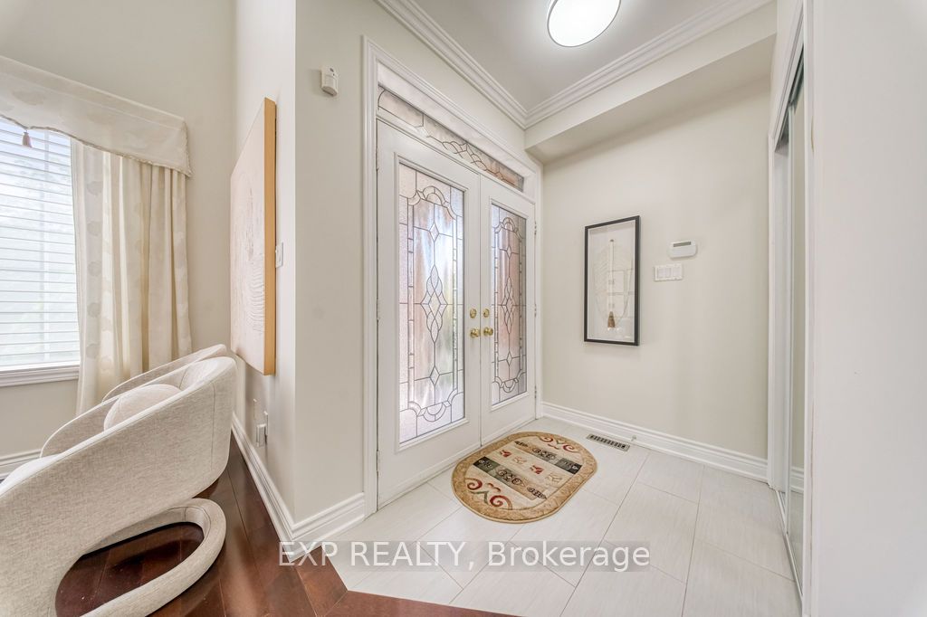 42 Grand Oak Drive, Richmond Hill, ON, L4E 3Z9 photo 2