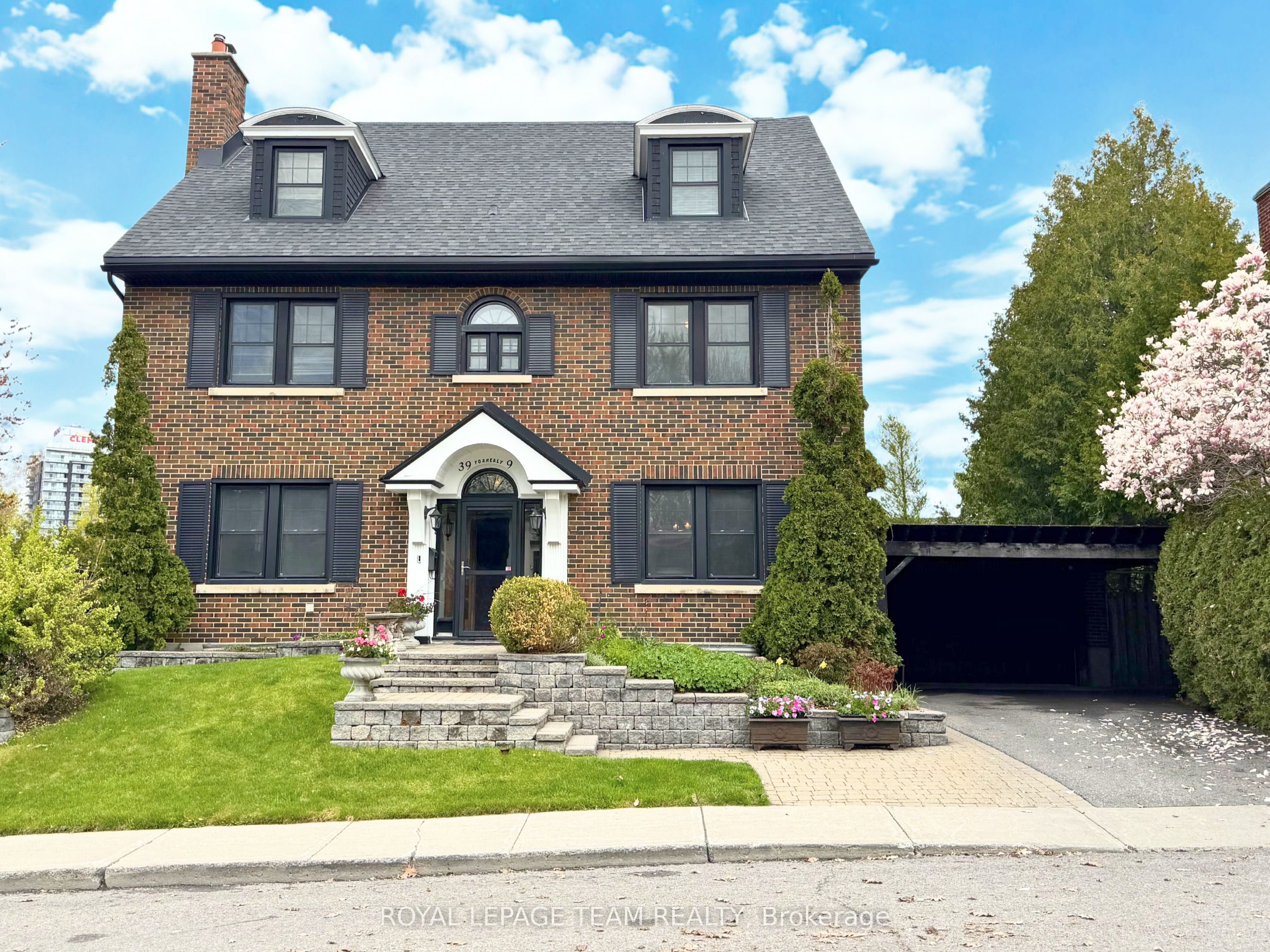 39 Crescent Heights, Ottawa, ON, K1S 3G7