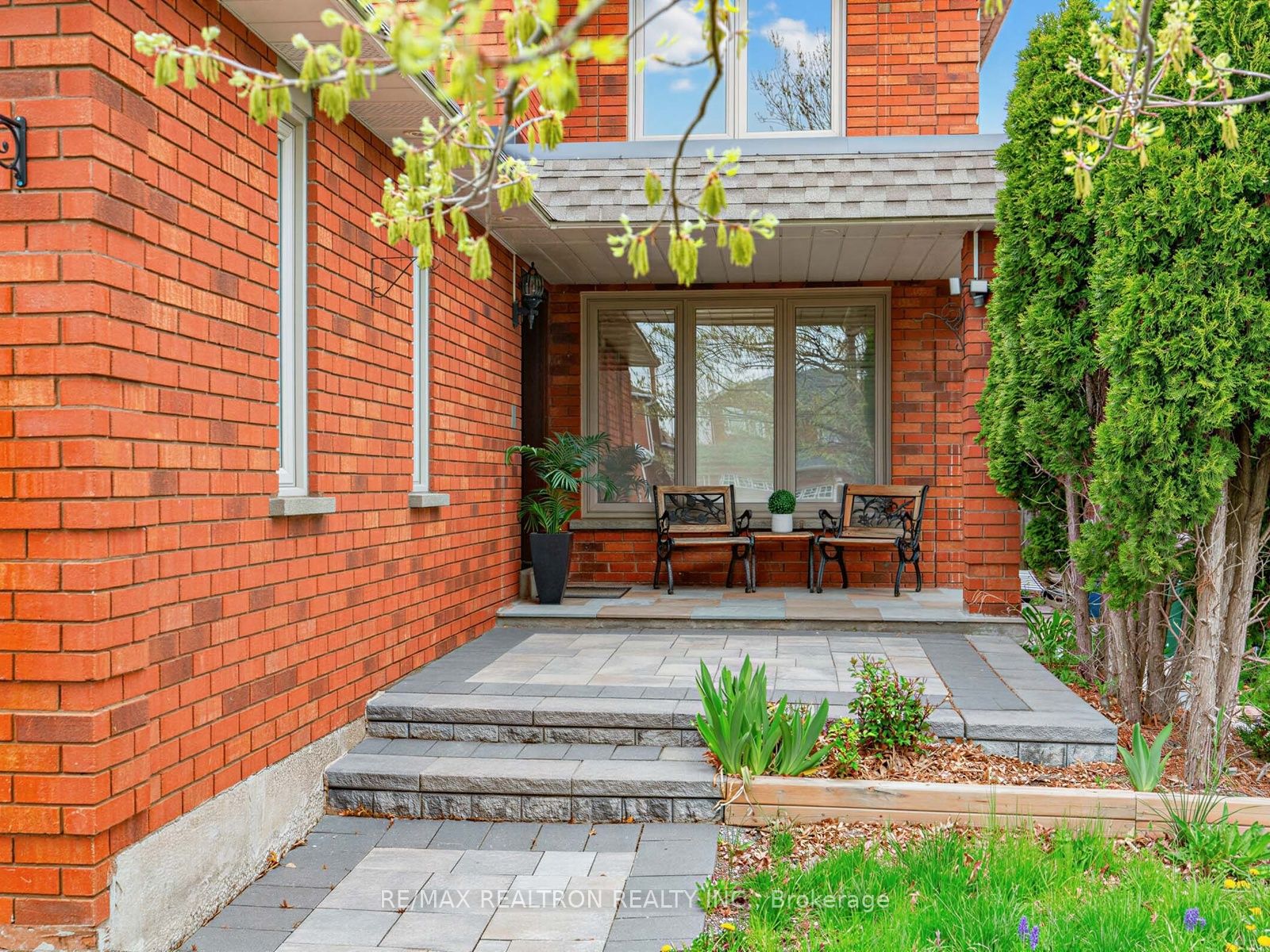 128 Embassy Drive, Vaughan, ON, L4L 4Z8 photo 3