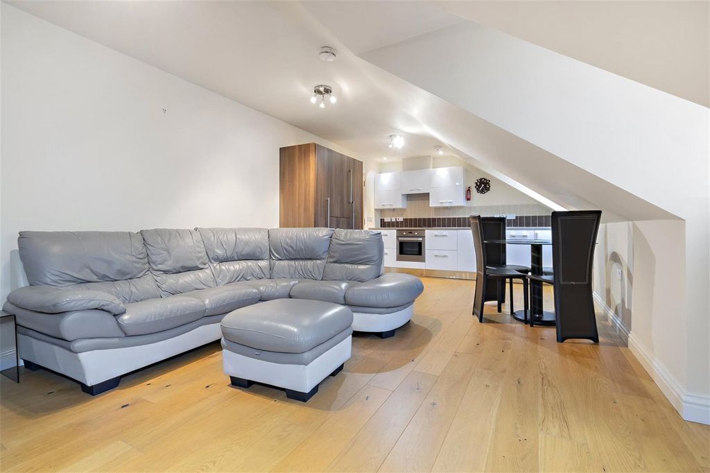 Additional image 2 of 2 bed flat for saleBrook Court, Watling Street, Radlett, Hertfordshire WD7