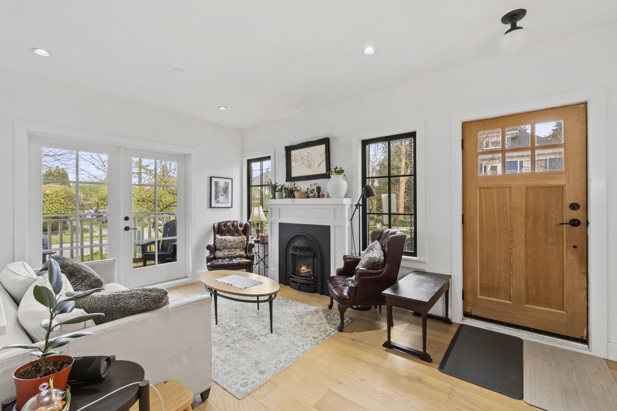 Additional image 3 of 2072 Kitchener Street, Vancouver, BC, V5L 2W8