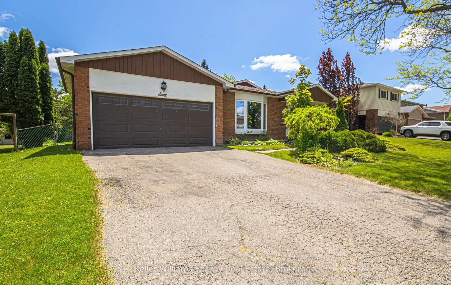 60 Habitant Crescent, Whitby, ON, L1P 1E2 photo 2