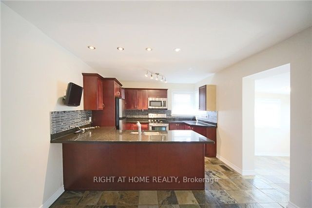 Additional image 4 of 580 Taplow Crescent, Oakville, ON, L6L 4W2