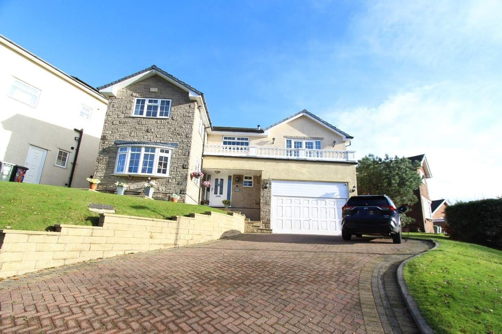 5 bed detached house for saleLowerfold Way, Shawclough, Rochdale OL12