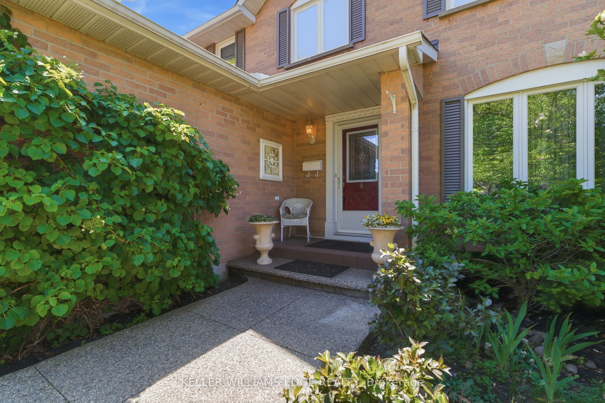 2078 Hunters Wood Drive, Burlington, ON, L7M 2T2 photo 3