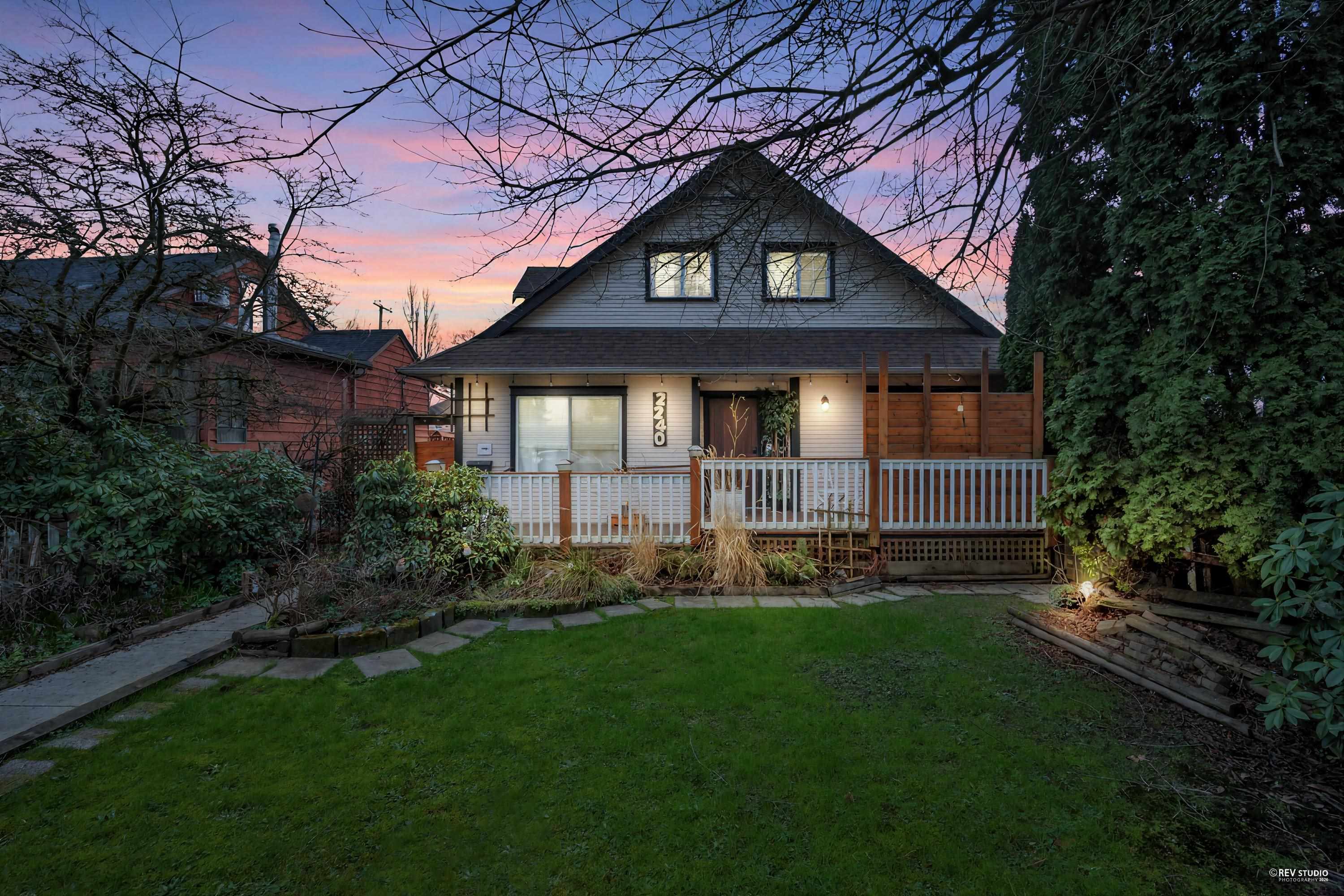 2240 Douglas Crescent, Richmond, BC, V7B 1E9 photo 2