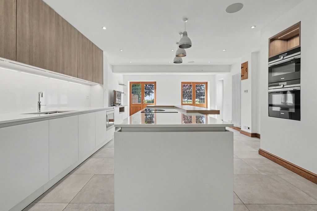 Additional image 5 of 5 bed detached house for saleShopland Hall Road, Rochford SS4