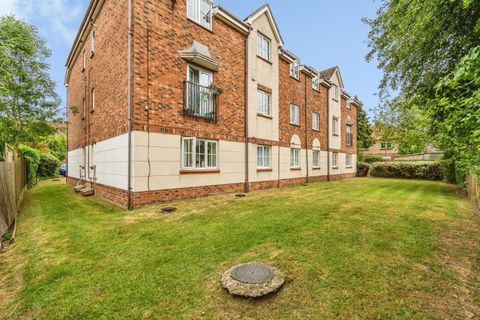 Avro Close, Southampton, Hampshire SO15