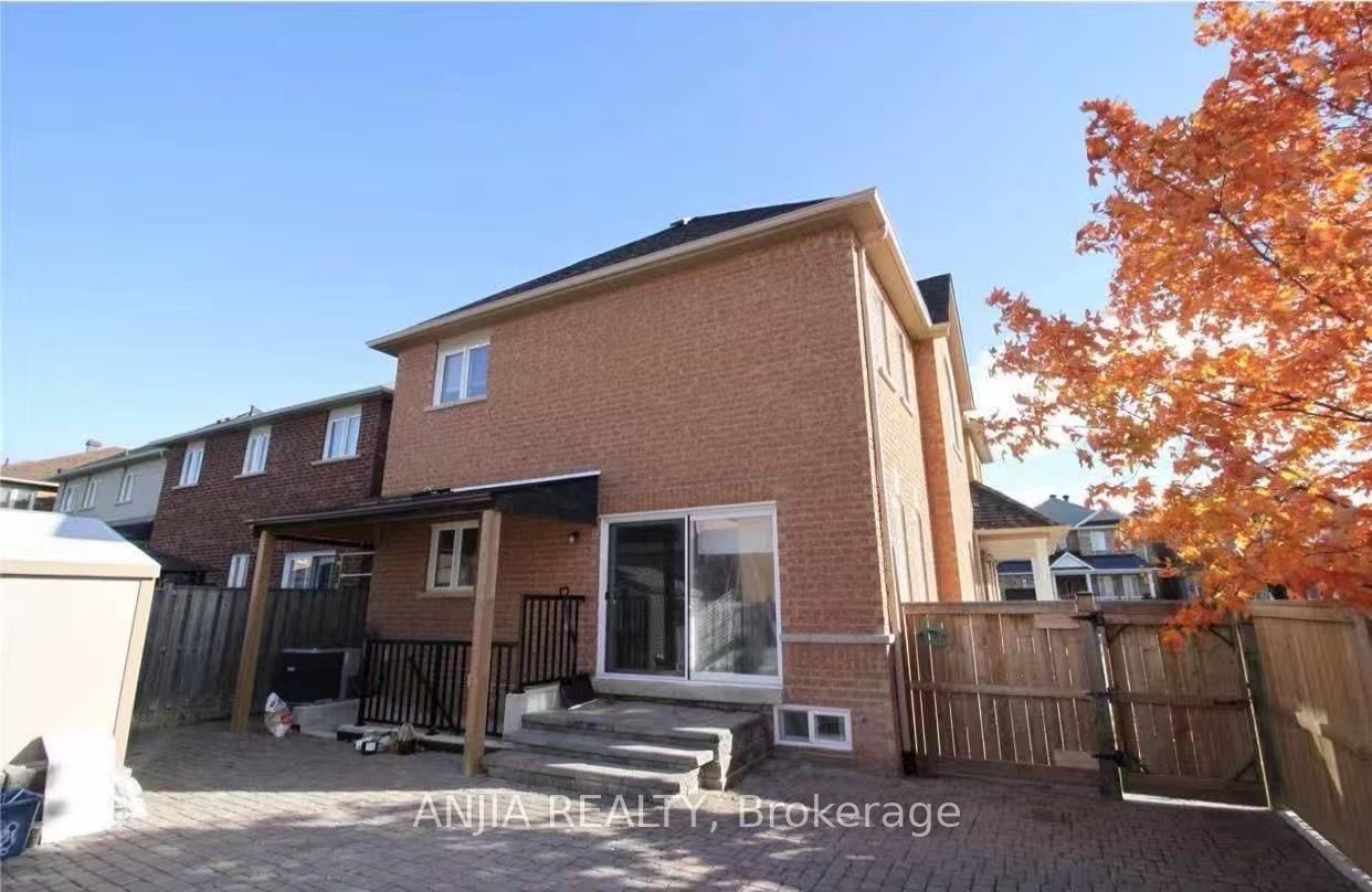 24 Jenmat Drive, Markham, ON, L6E 2A8