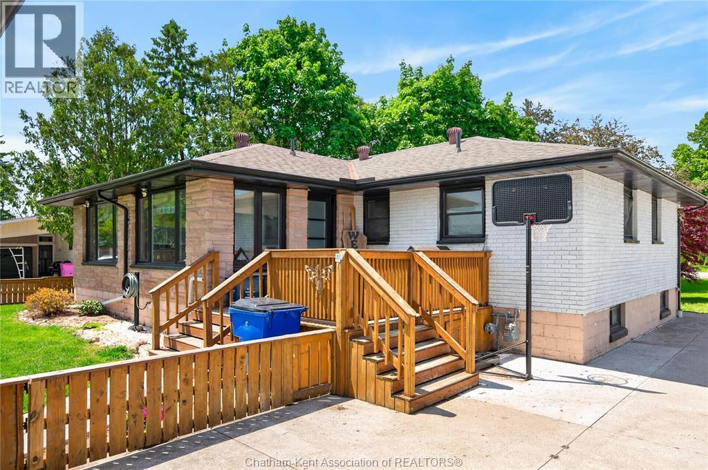 944 Mcnaughton Avenue, Chatham, ON, N7L0E4 photo 2