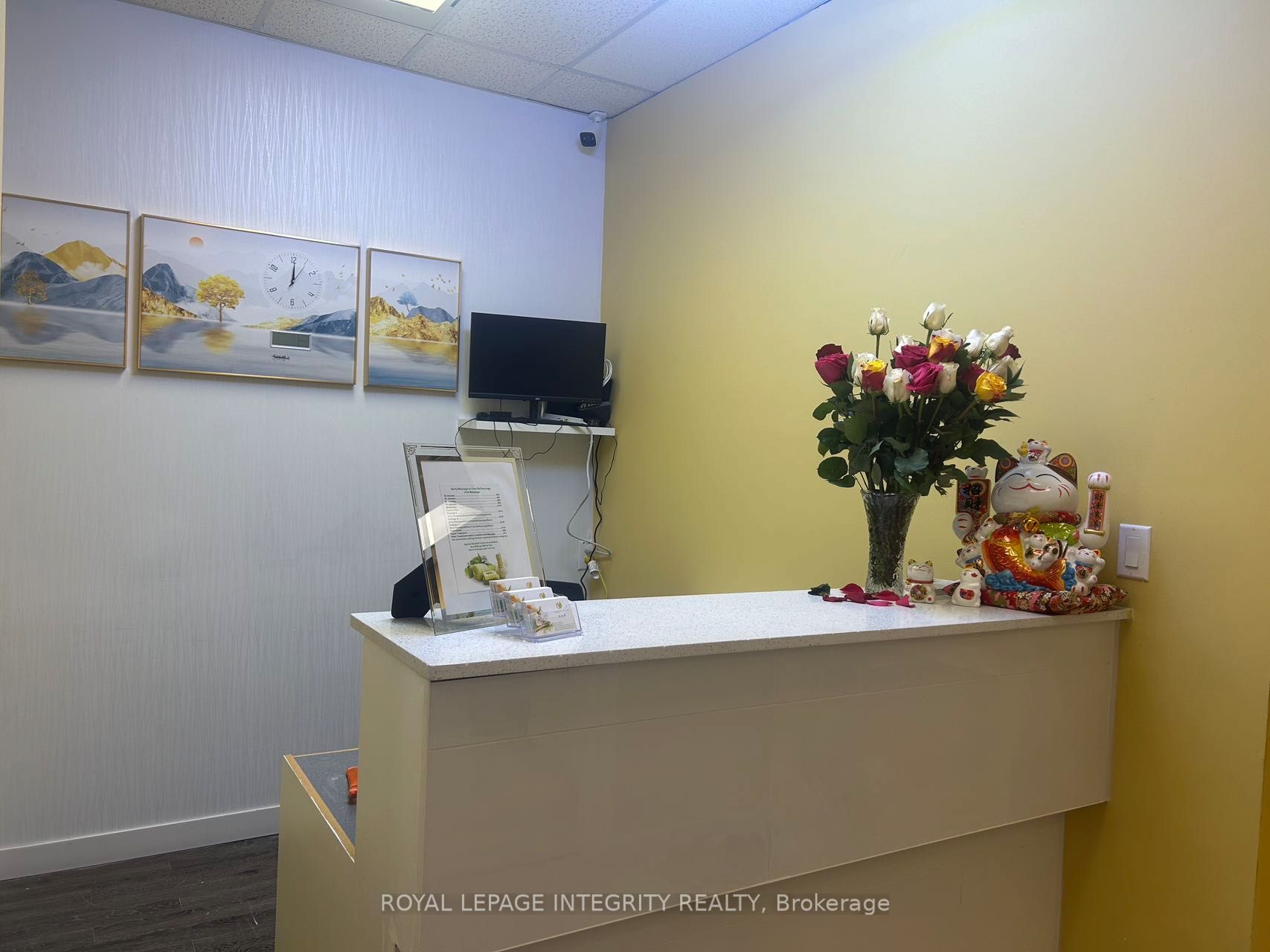 204-2446 Bank Street, Ottawa, ON, K1V 1A4