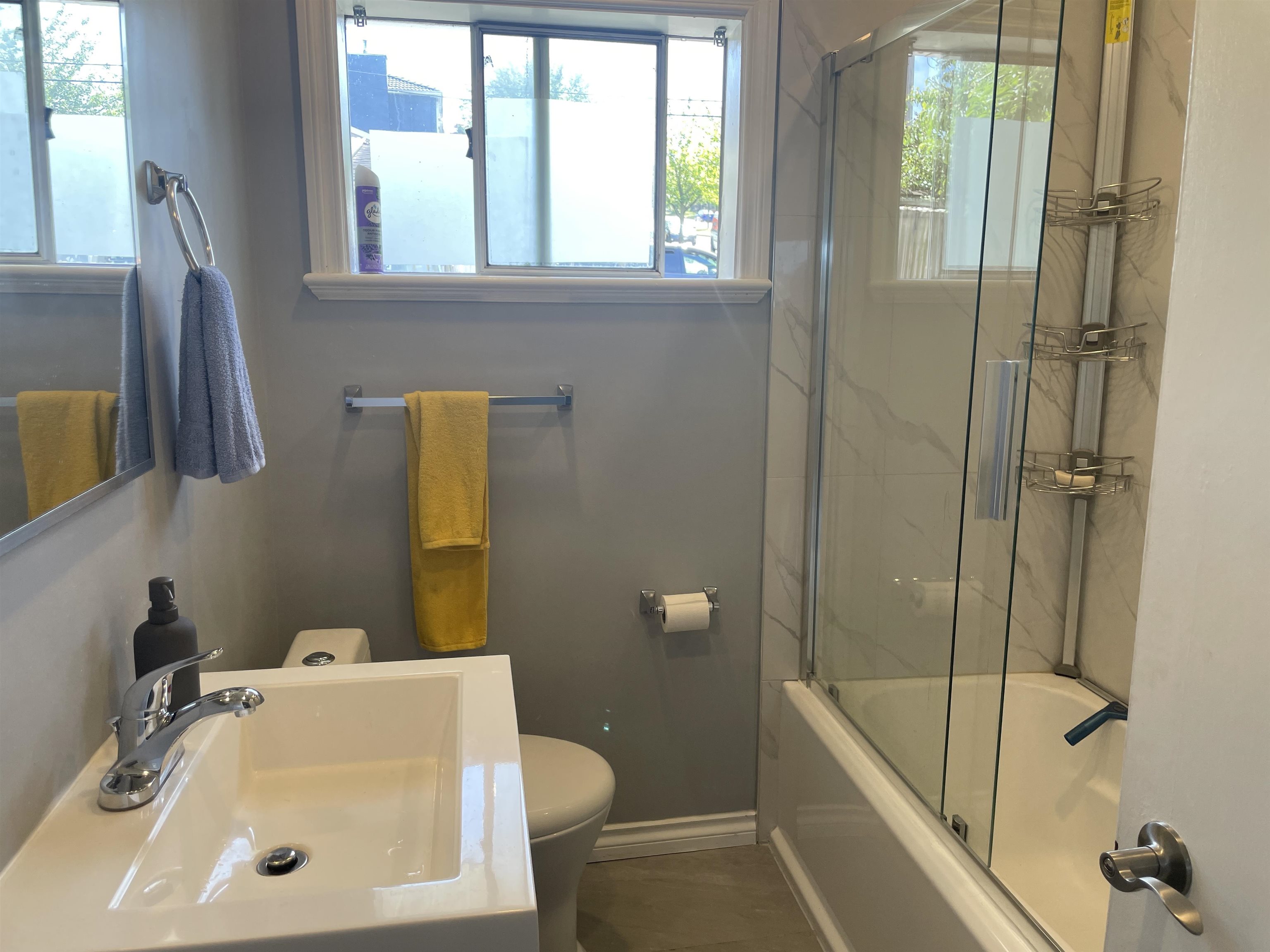 3305 Worthington Drive, Vancouver, BC, V5M 3X2 photo 5