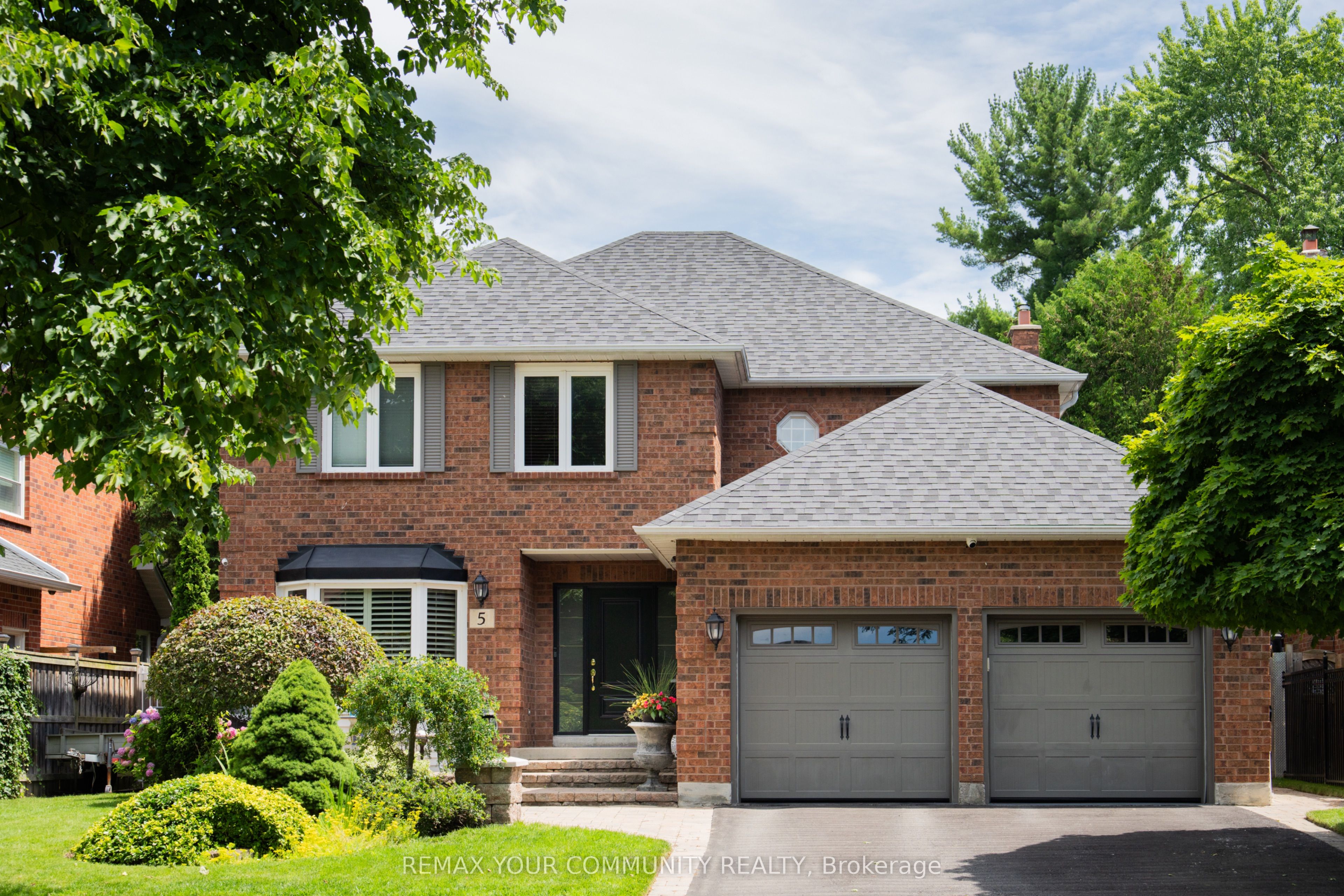5 Carriage Lane, Clarington, ON, L1E 1J9