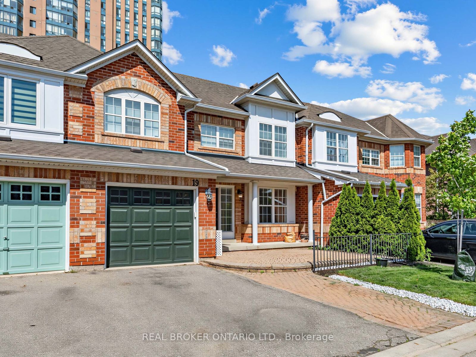 19-199 Hillcrest Avenue, Mississauga, ON, L5B 4L5