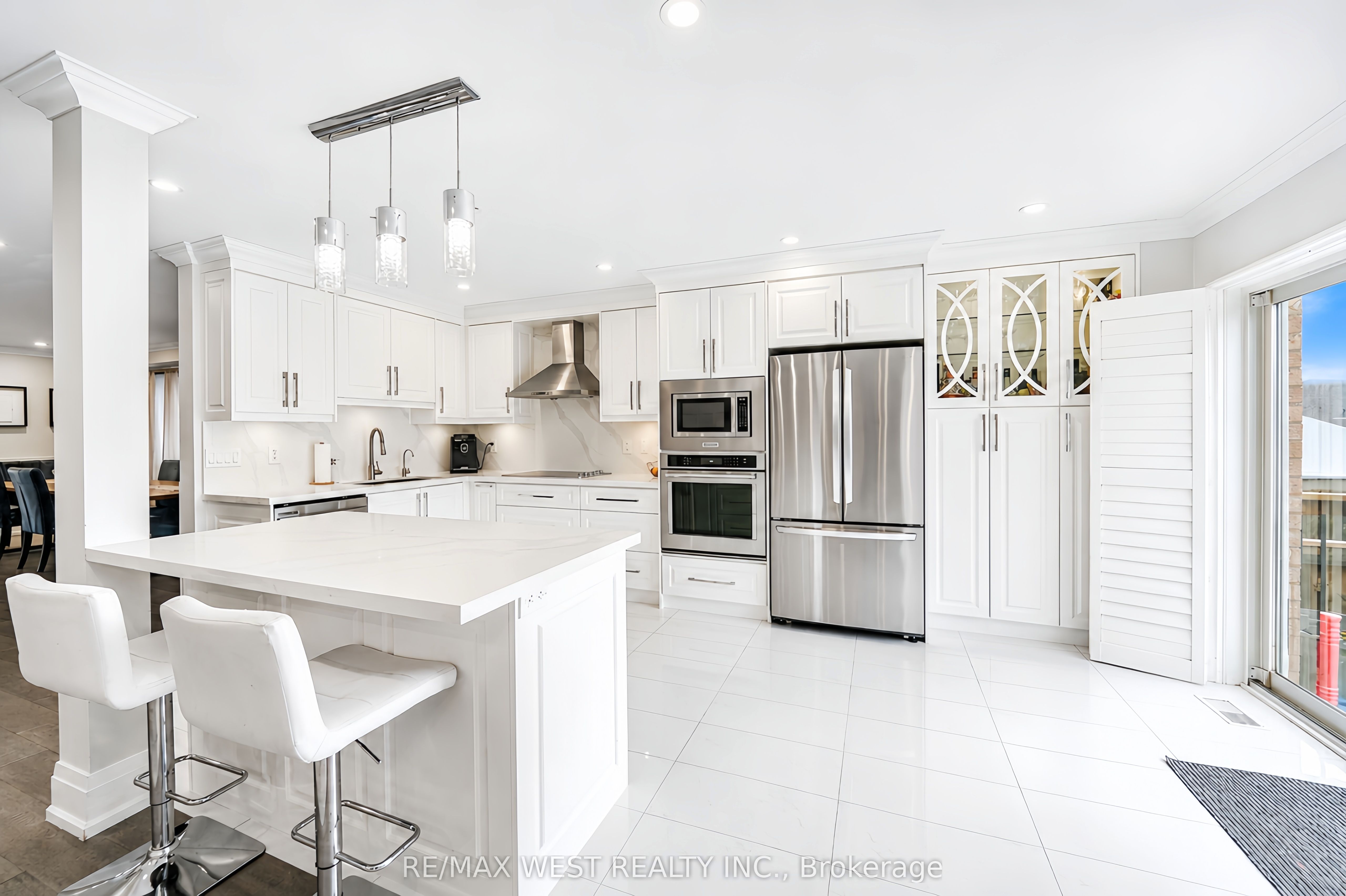 166 Richardson Crescent, Bradford West Gwillimbury, ON, L3Z 0N5