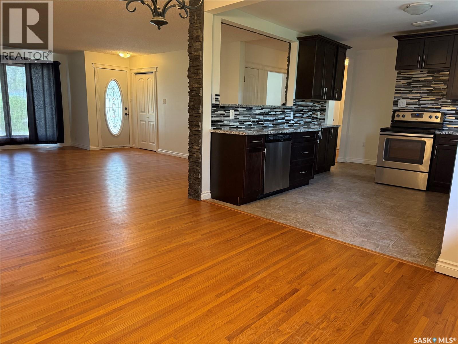 25 Calder Crescent, Regina, SK, S4S4A5 photo 5