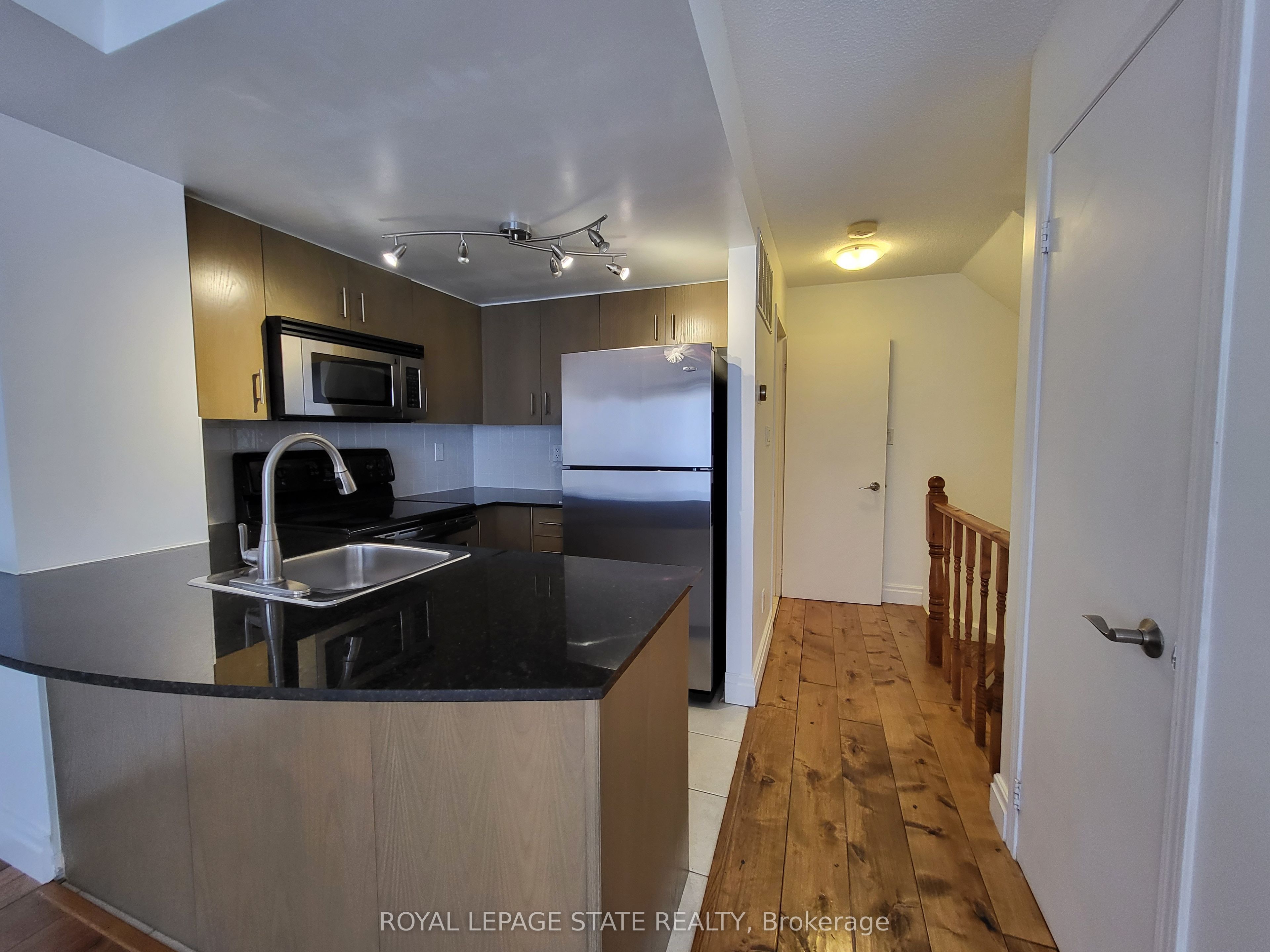 1122-20 Laidlaw Street, Toronto, ON, M6K 1X2 photo 3