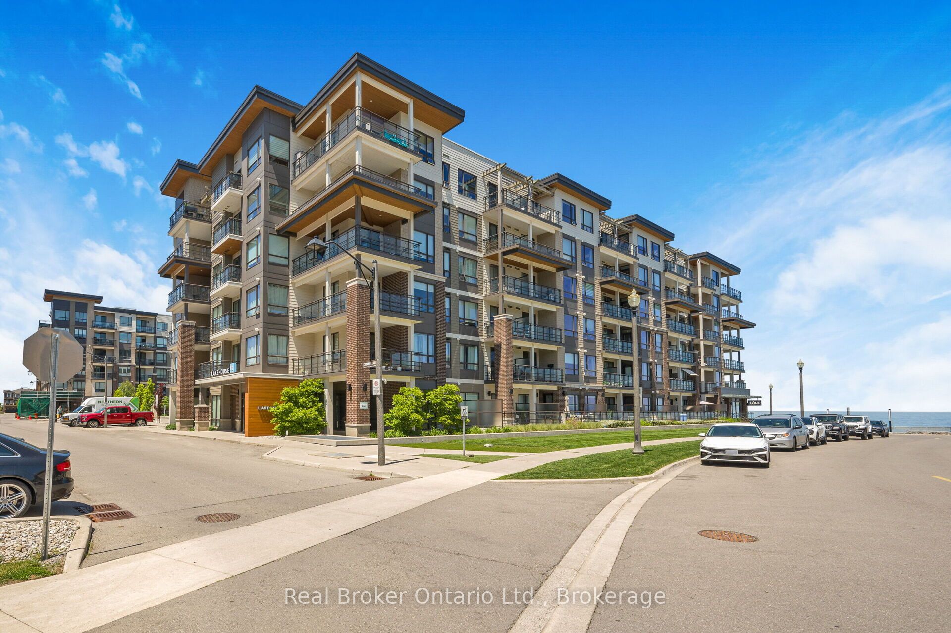 310-10 Esplanade Lane, Grimsby, ON, L3M 0H1