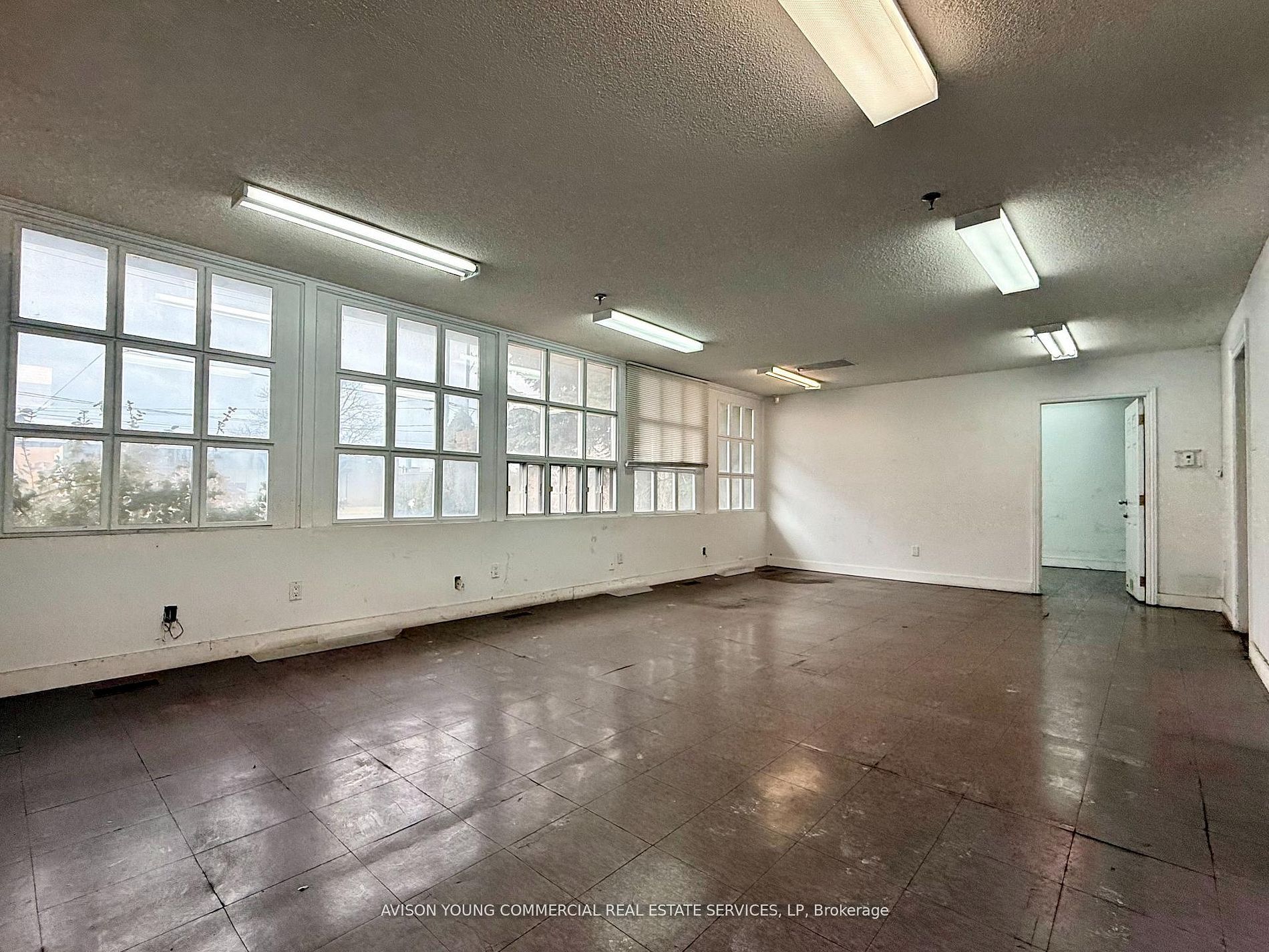 5 Sheffield Street, Toronto, ON, M6M 3E5 photo 4