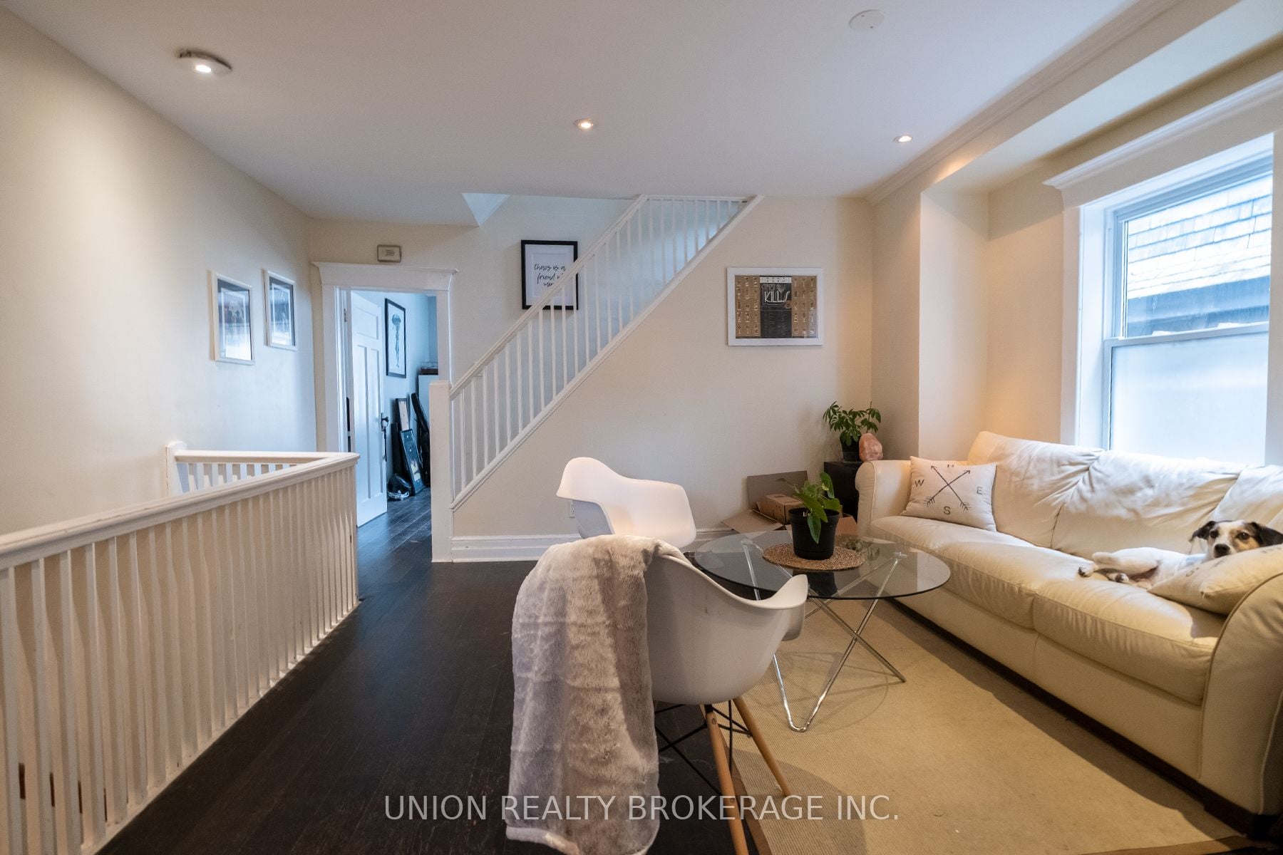 Upper-2471 Queen Street E, Toronto, ON, M4E 1H8 photo 2
