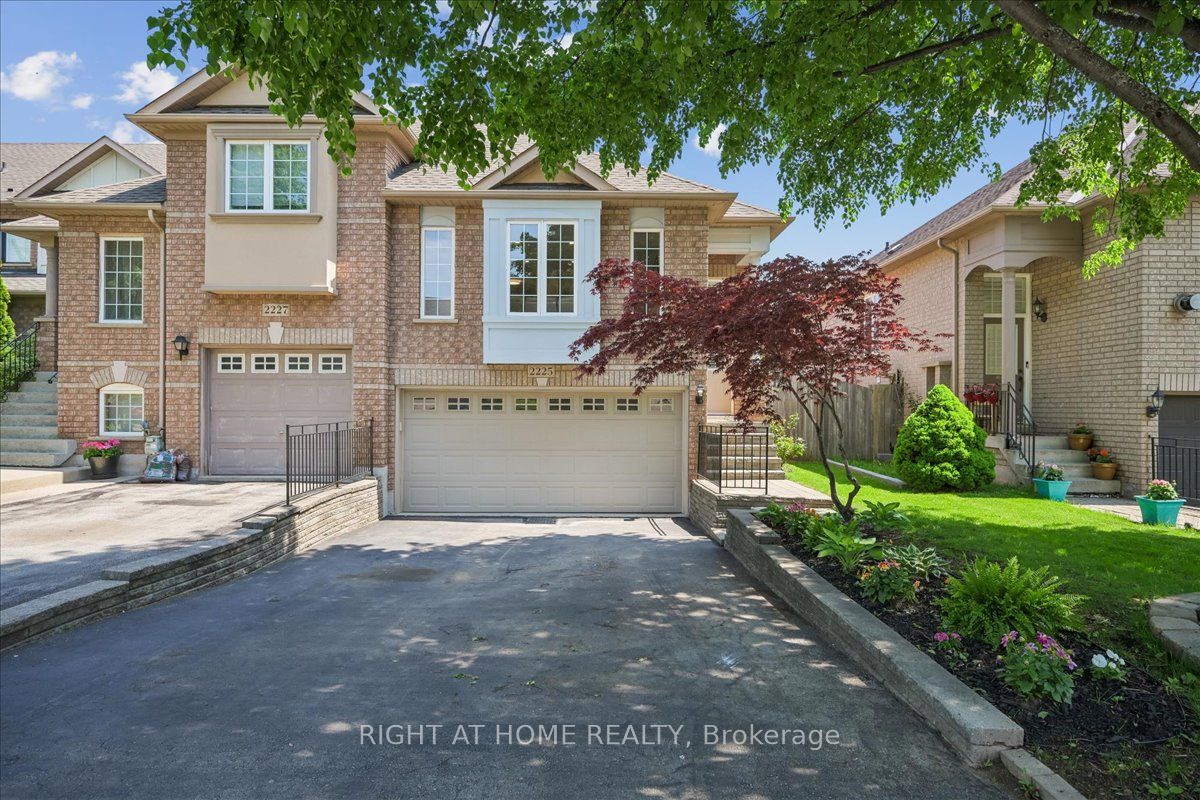 2225 Hummingbird Way, Oakville, ON, L6M 3Z6