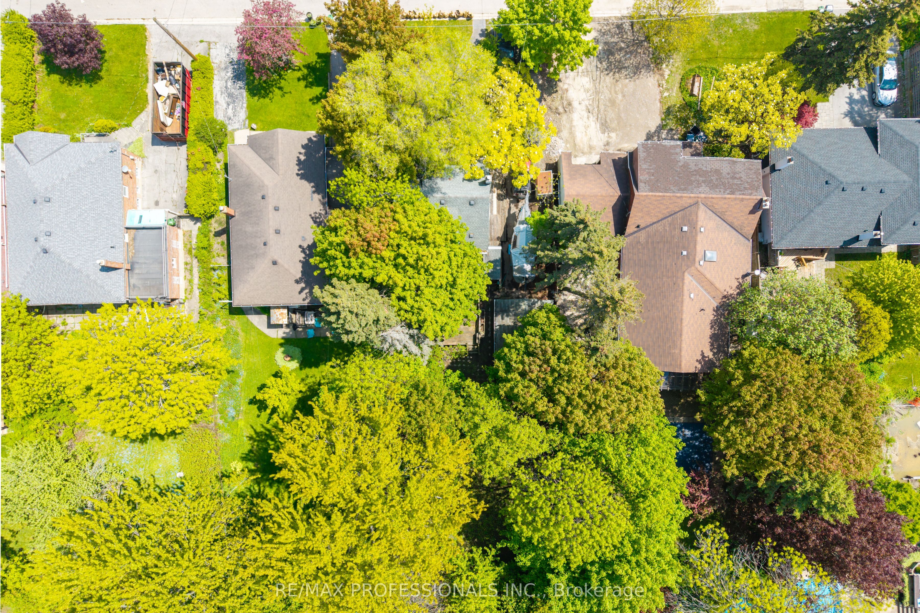 Additional image 3 of 4 Elton Crescent, Toronto, ON, M8W 2X8