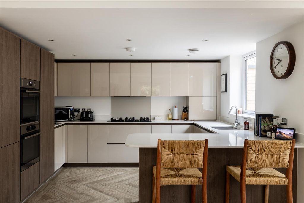 Additional image 6 of 4 bed link detached house for saleHawthorn Way, Redhill RH1