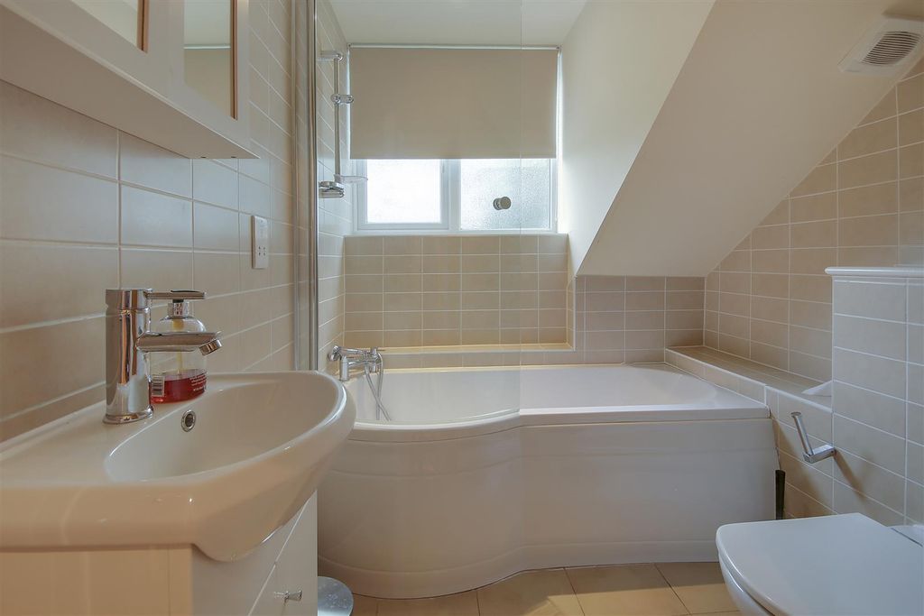 Additional image 3 of 2 bed flat for saleBrook Court, Watling Street, Radlett WD7