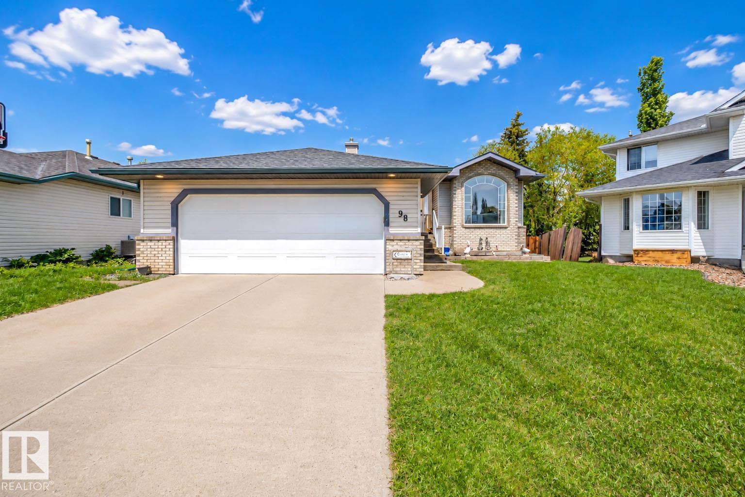 98 Chancery Point, Sherwood Park, AB, T8H1Z4