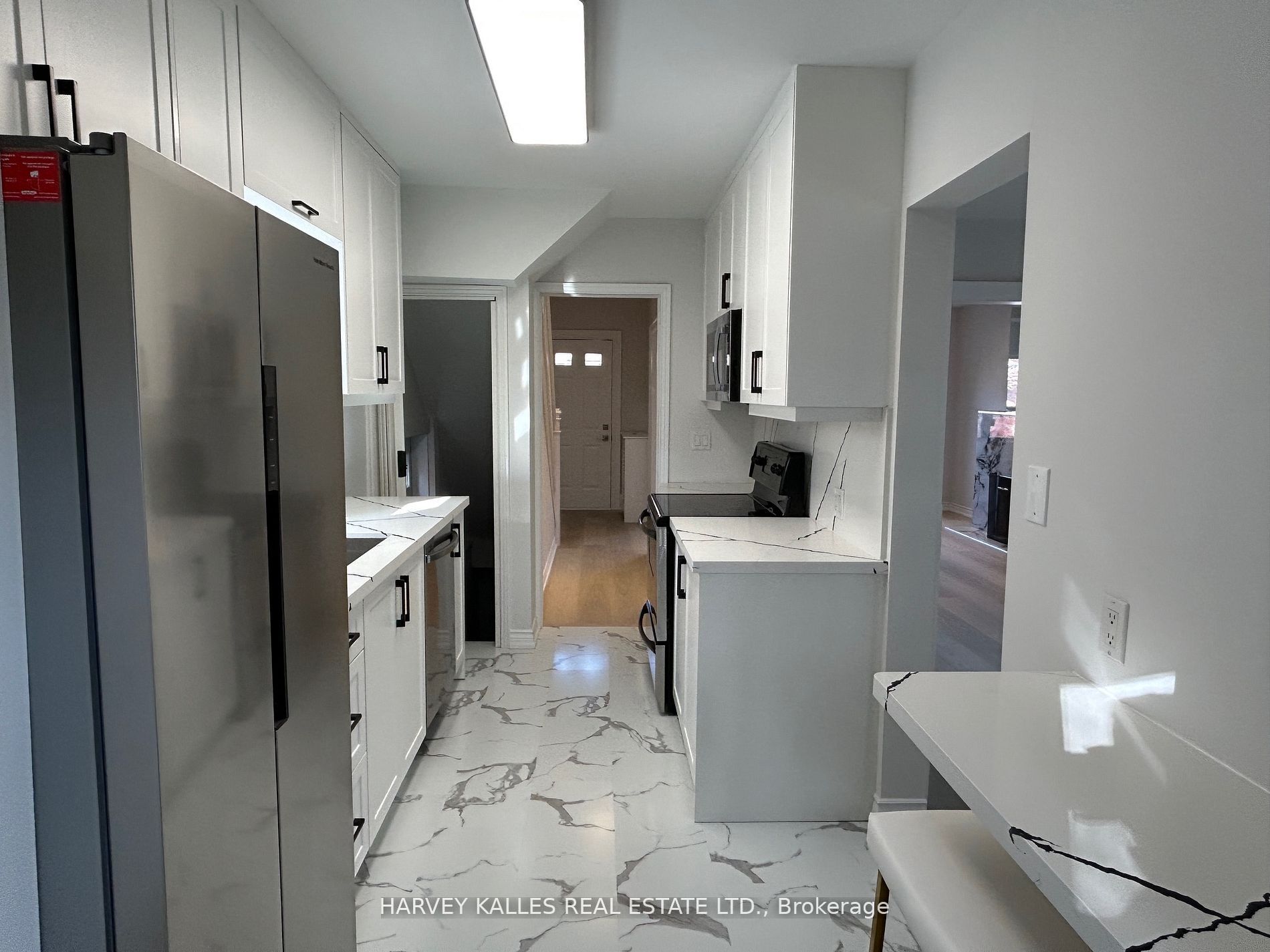 207 Old Orchard Grove, Toronto, ON, M5M 2E6 photo 5