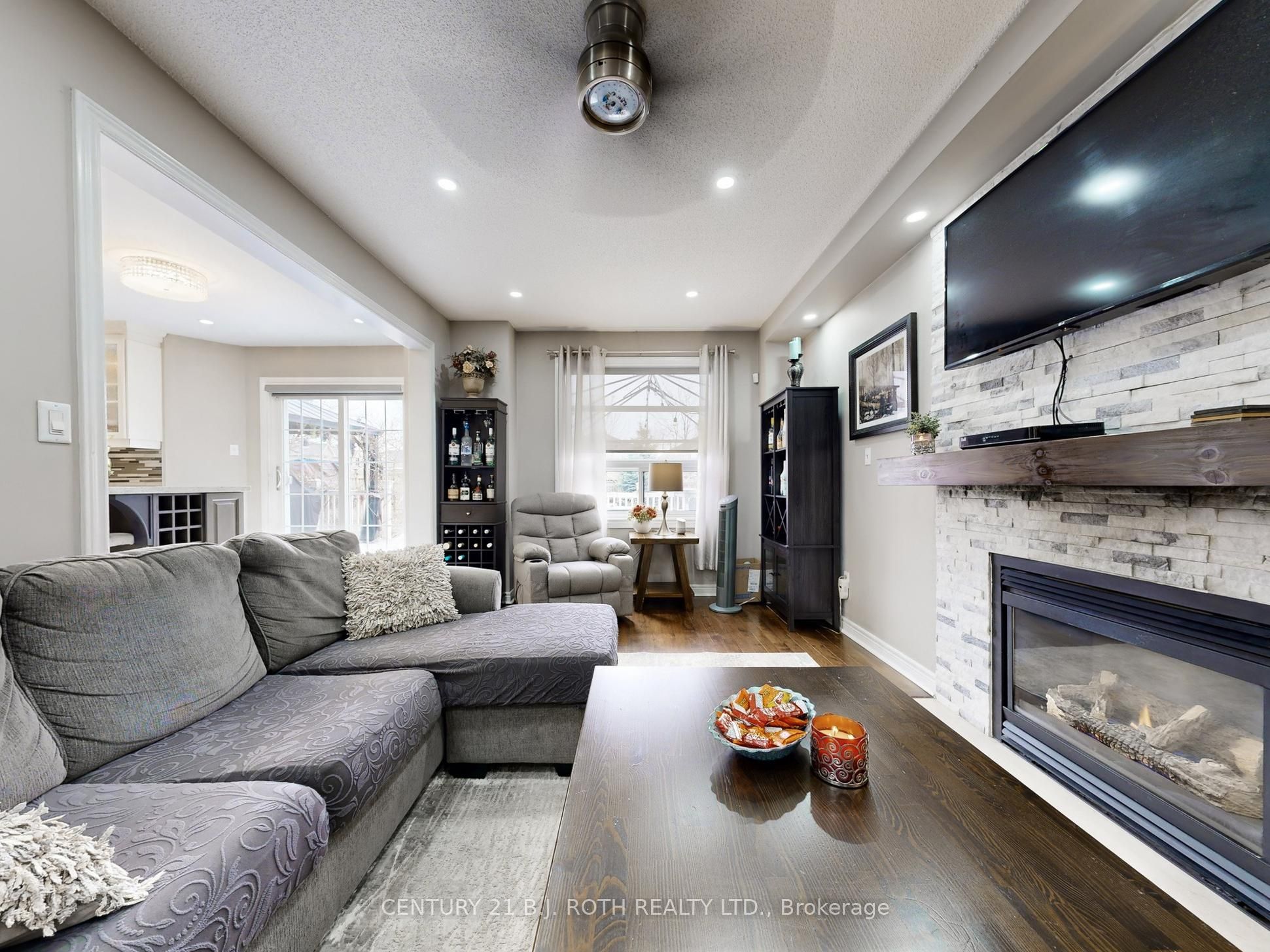 14 Round Leaf Court, Barrie, ON, L4N 9N3 photo 5