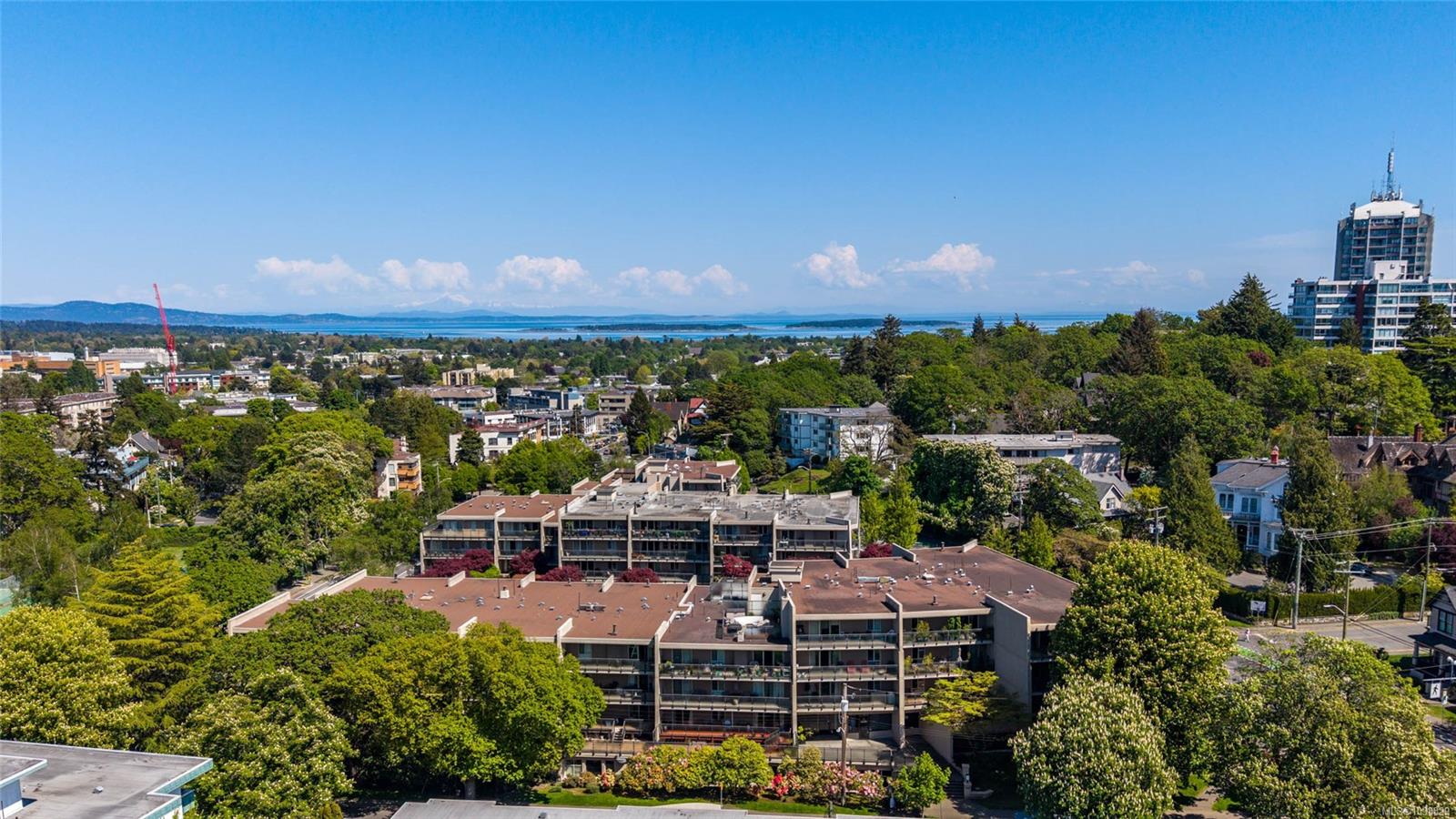 #205-1419 Stadacona Avenue, Victoria, BC, V8S 5J3