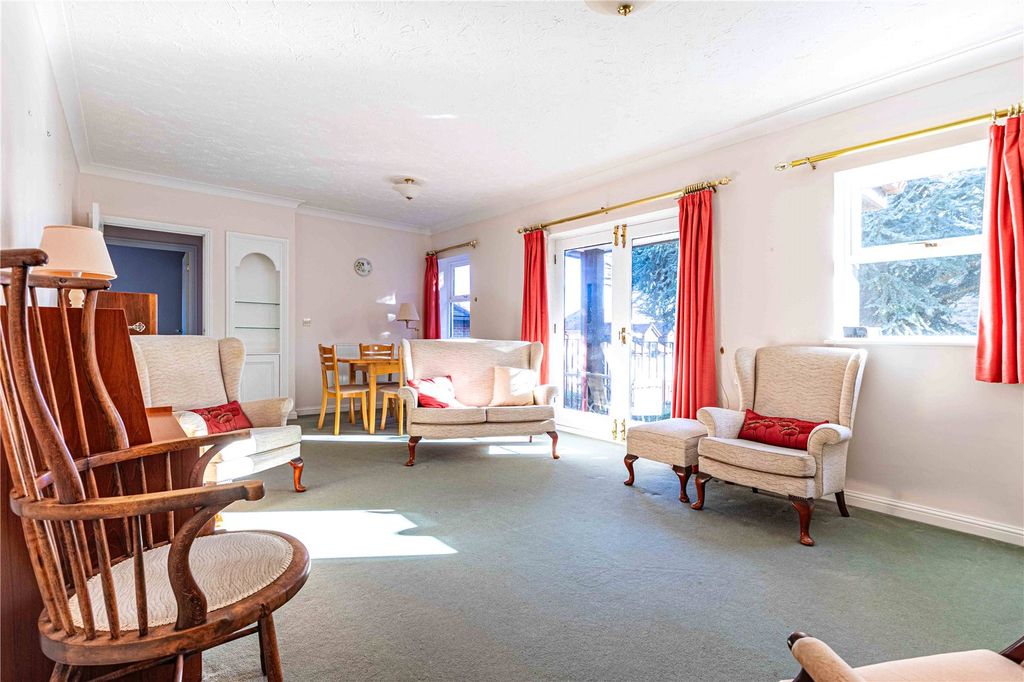 Additional image 3 of 2 bed flat for saleWatling Street, Radlett, Hertfordshire WD7