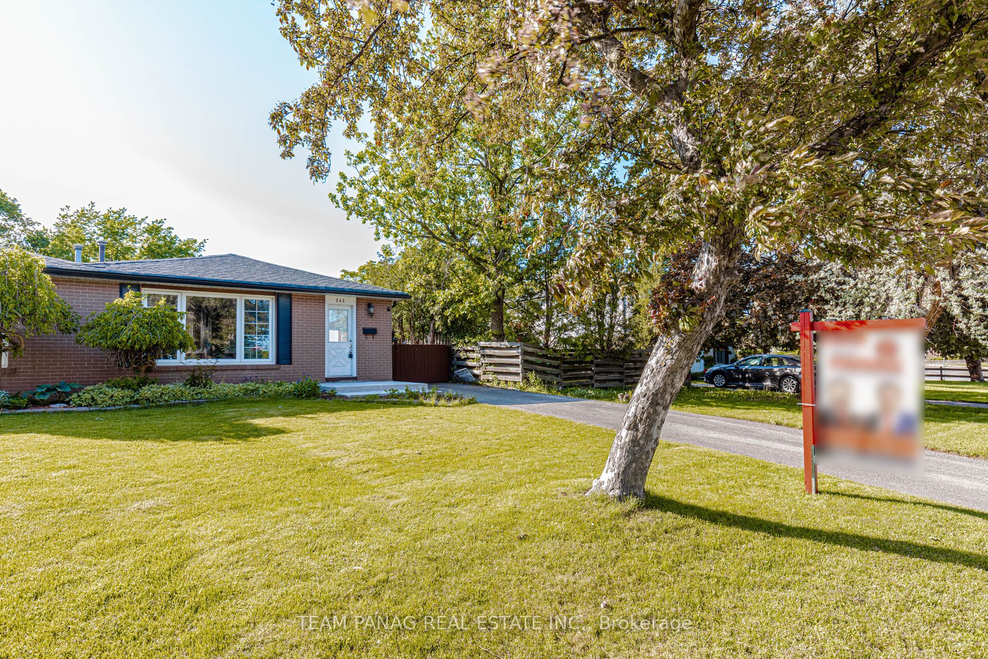 Additional image 3 of 141 Fallingdale Crescent, Brampton, ON, L6T 3J5