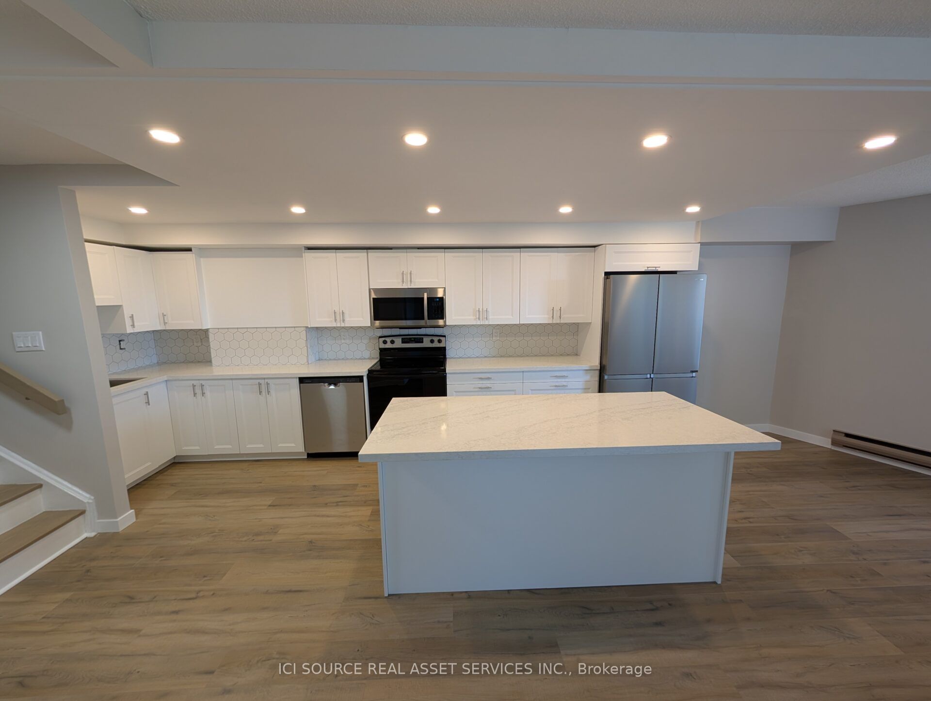 Additional image 2 of E3-284 Mill Road, Toronto, ON, M9C 4W6