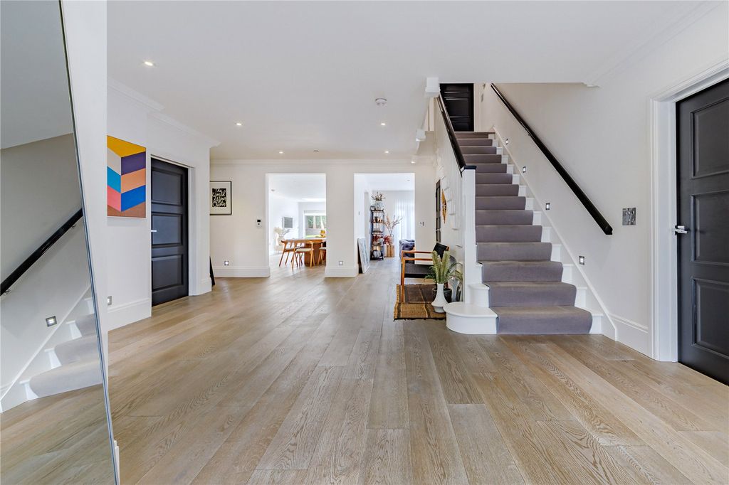 Additional image 2 of 6 bed detached house for saleViburnum Gate, Radlett, Hertfordshire WD7