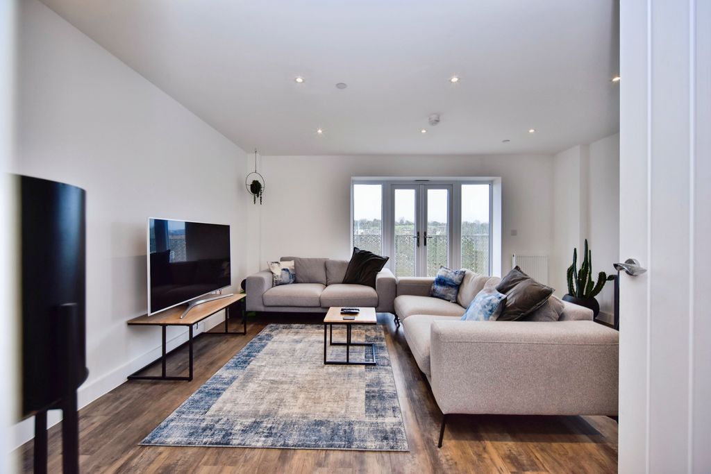Additional image 5 of 2 bed flat for sale2 Glenway Road, Rochester ME1