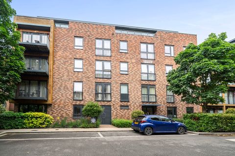 Howard Road, Stanmore HA7, Stanmore