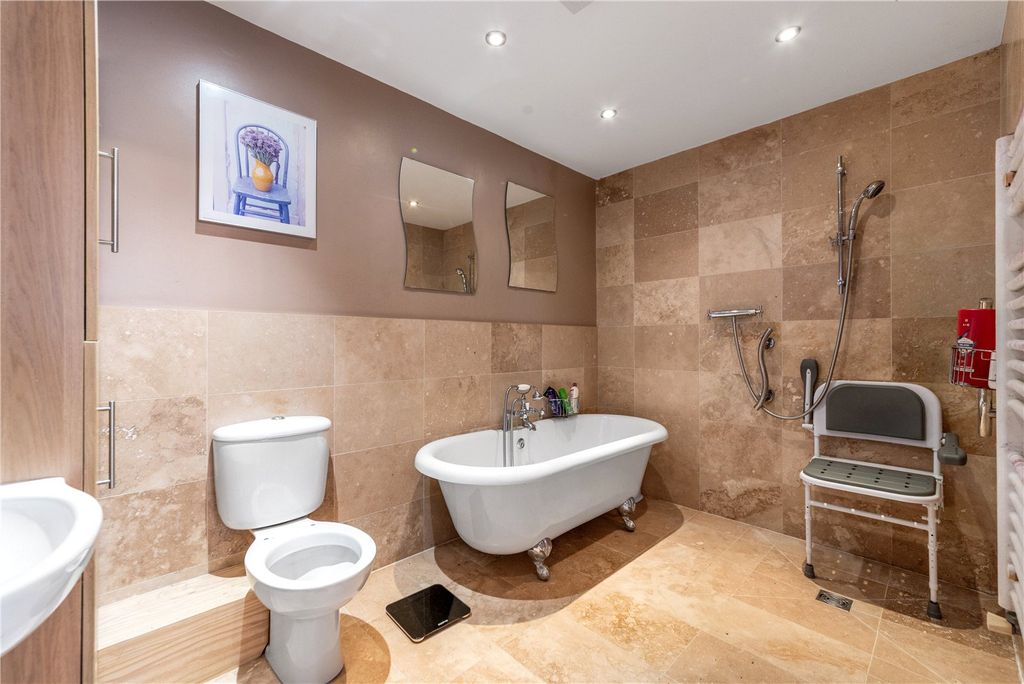 Additional image 14 of 5 bed detached house for saleFindon Close, Redditch, Worcestershire B97