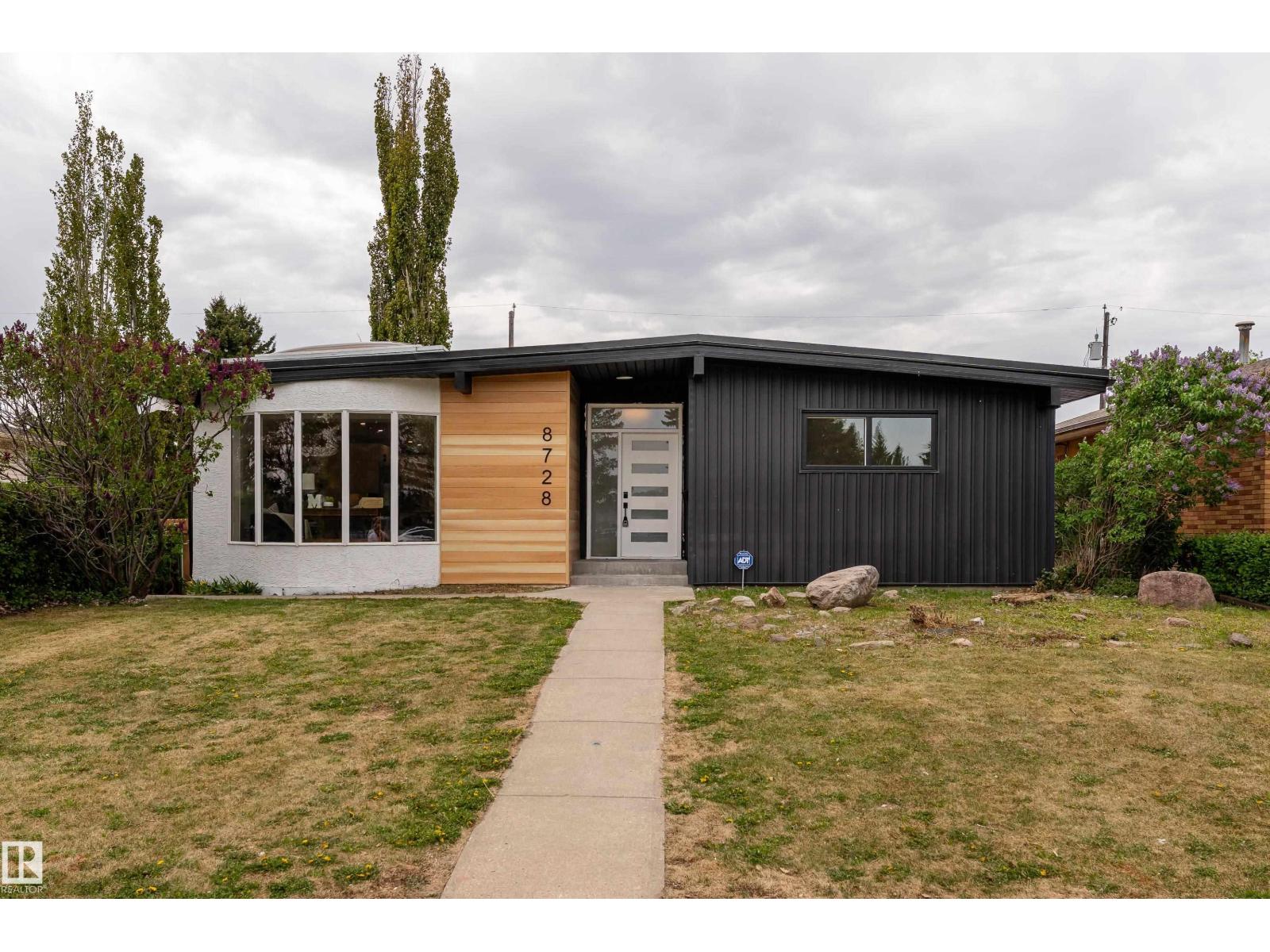 8728 72 Street NW, Edmonton, AB, T6B1Y5