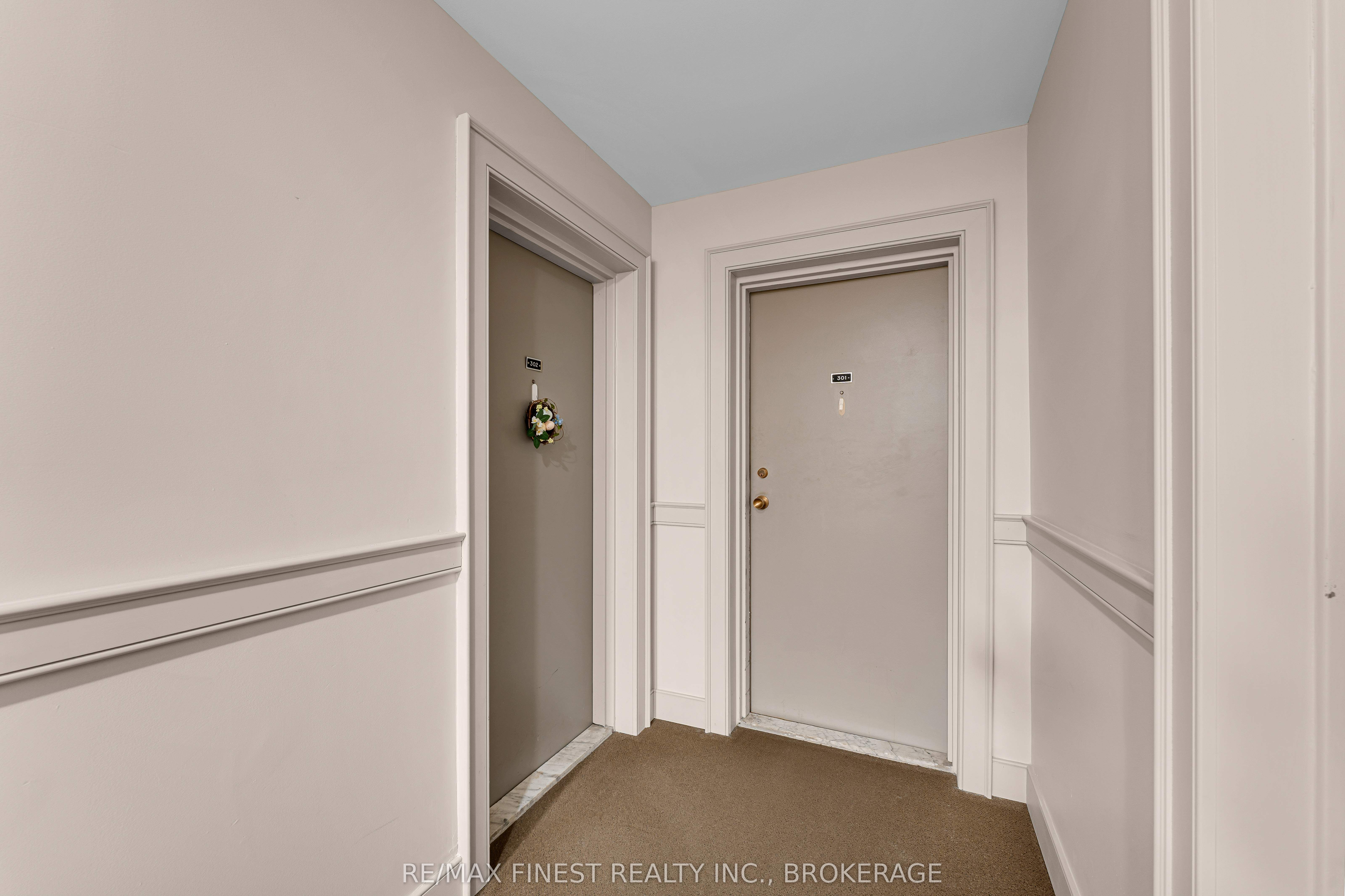 301-17 Eldon Hall Place, Kingston, ON, K7M 7H5 photo 4