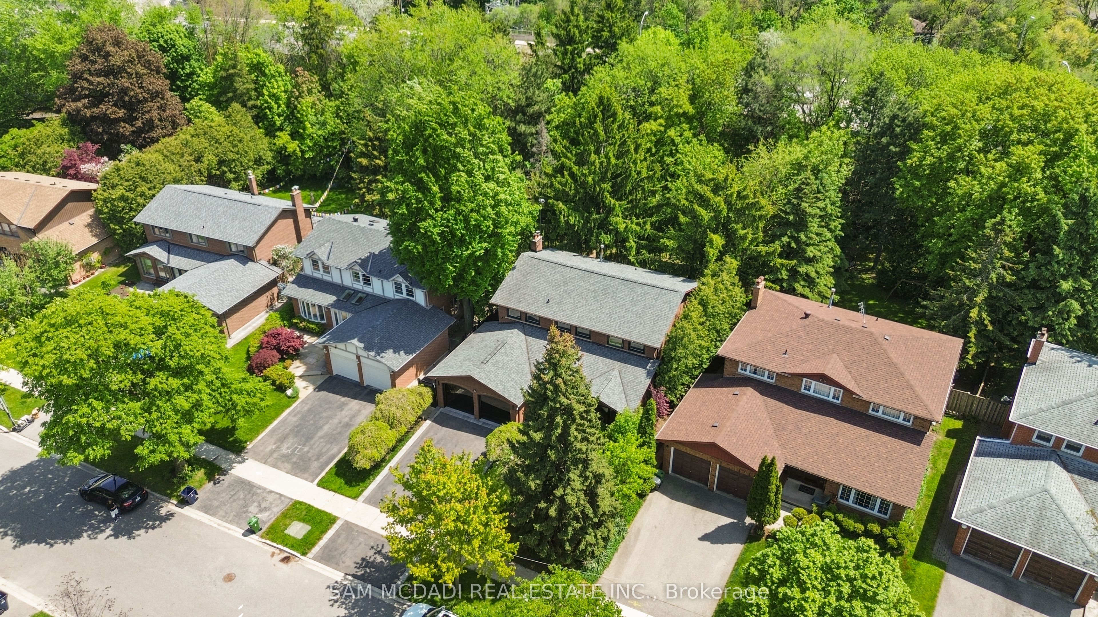 Additional image 3 of 5 Canterbury Crescent, Toronto, ON, M9A 5A4