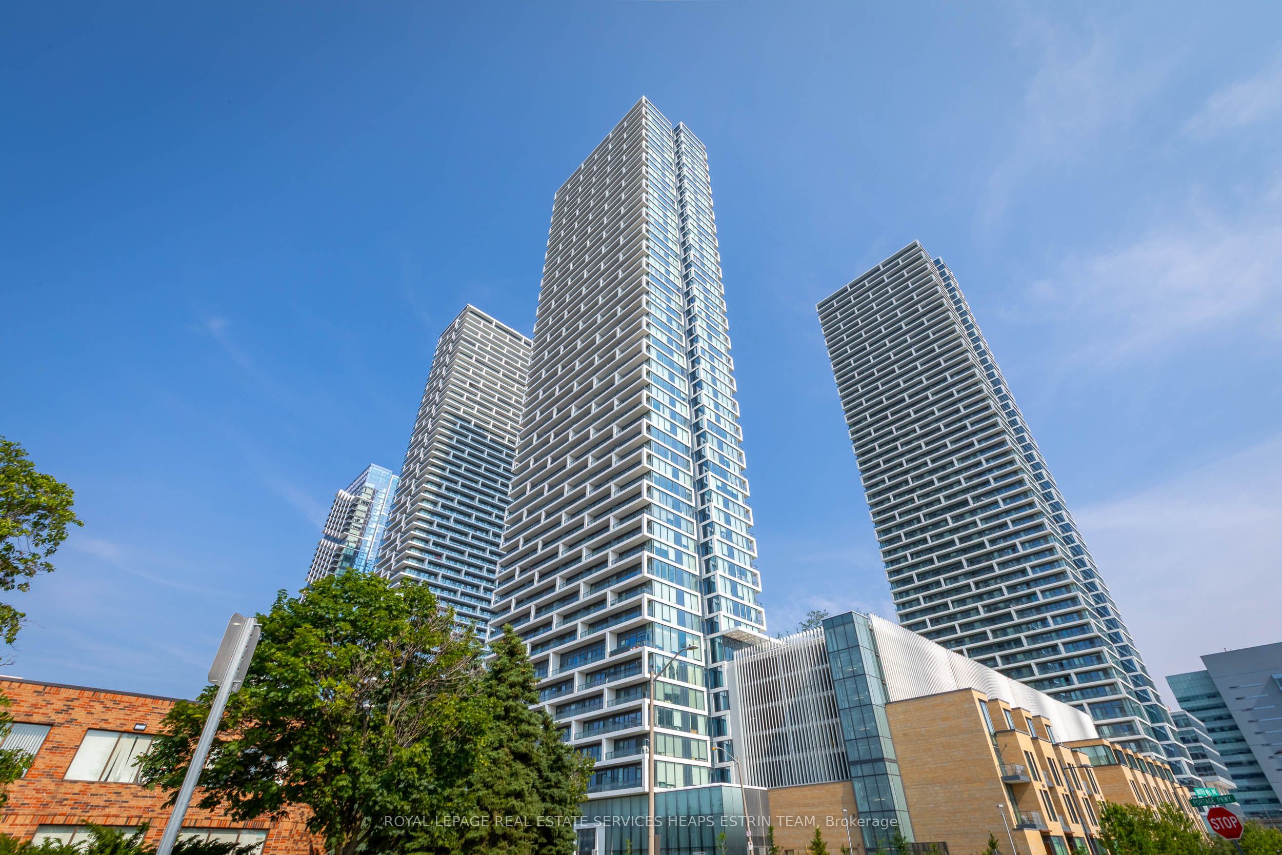 5710-898 Portage Parkway, Vaughan, ON, L4K 0J6