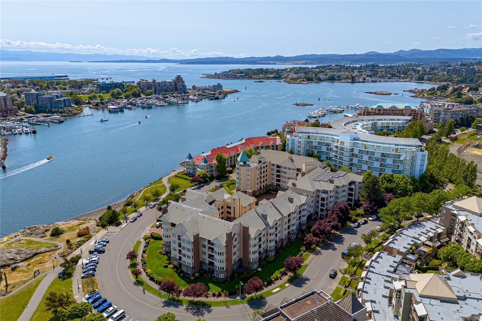 109-50 Songhees Road, Victoria, BC, V9A 7J4