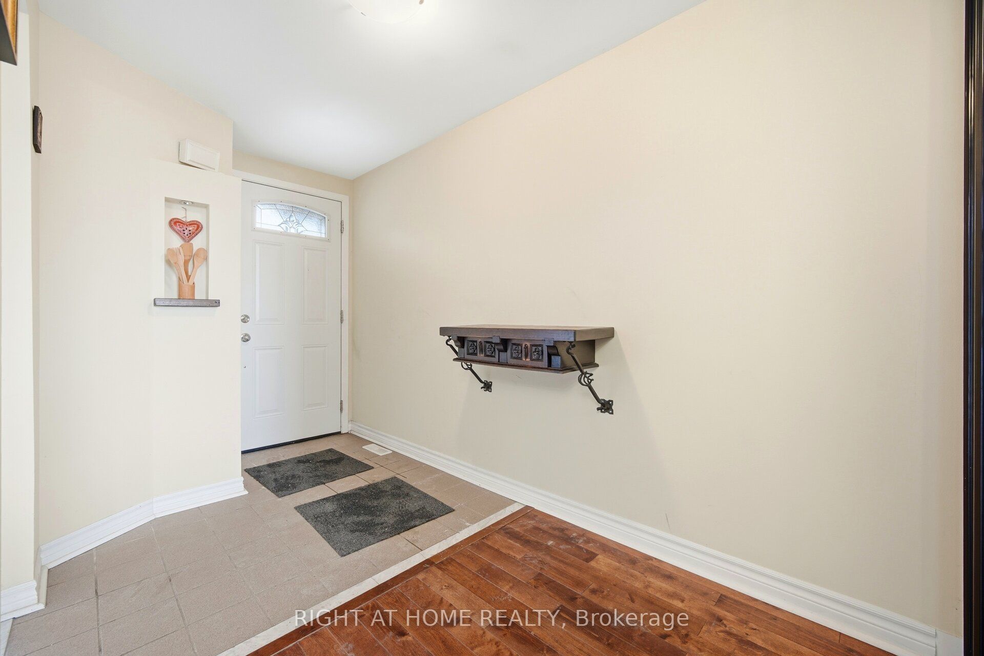 94 Dutch Myrtle Way, Toronto, ON, M3B 3K8 photo 5