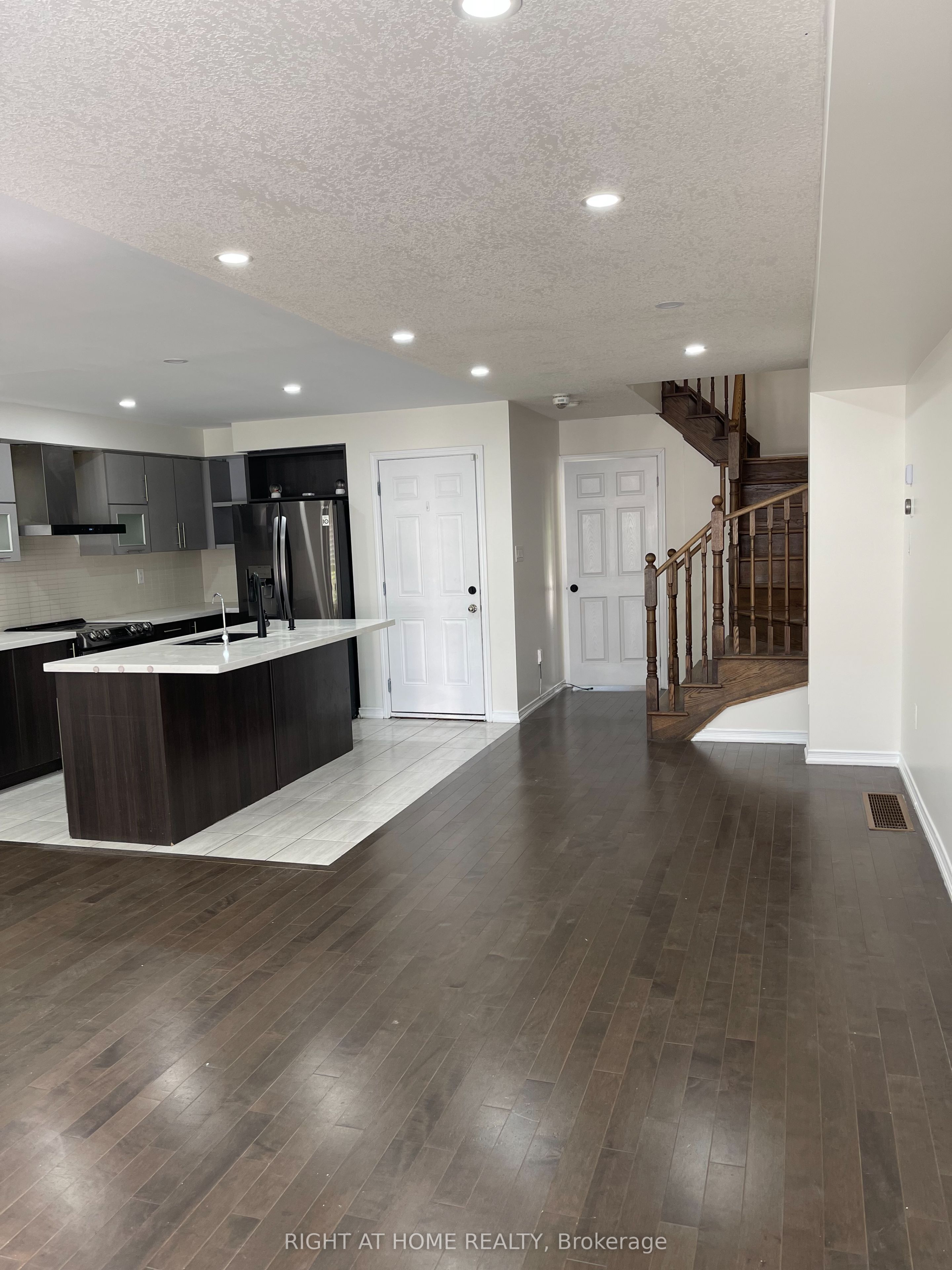 170 Golden Springs Drive, Brampton, ON, L7A 4N9 photo 3