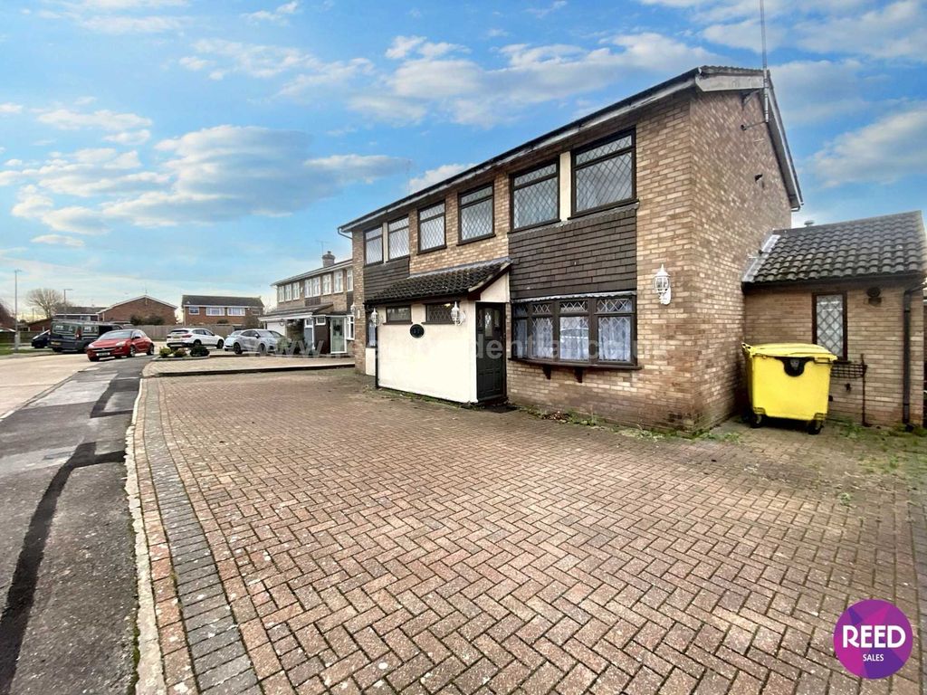 Additional image 3 of 10 bed detached house for saleDorset Gardens, Rochford SS4